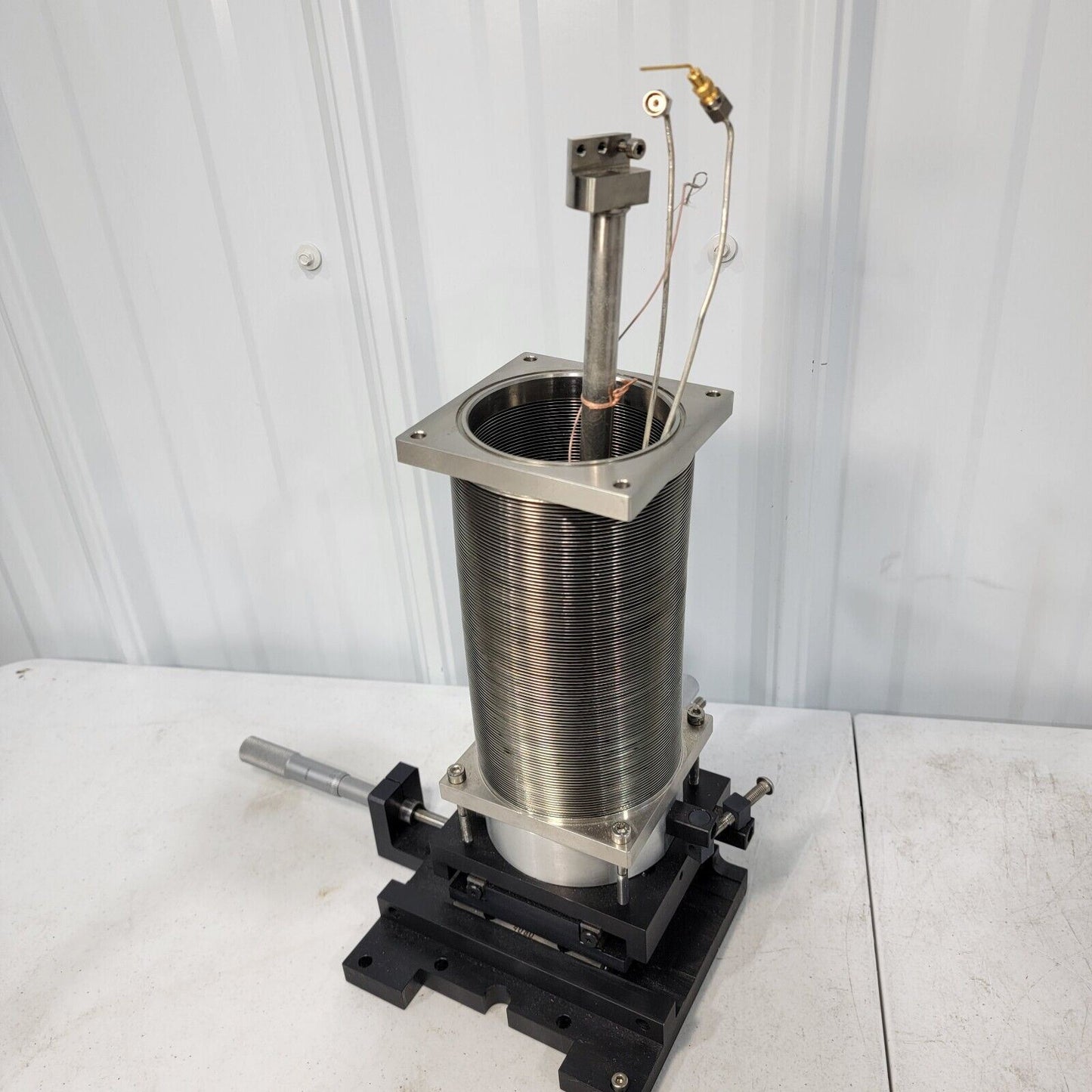 2-Axis X-Y Stage Vacuum Mounted Probe Bellows w/ Electrical Feedthroughs