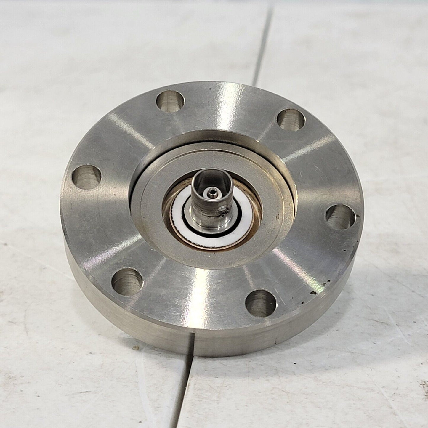 DN35CF-DN40CF 2.75" Conflat BNC Electric Signal High Vacuum Voltage Feedthrough