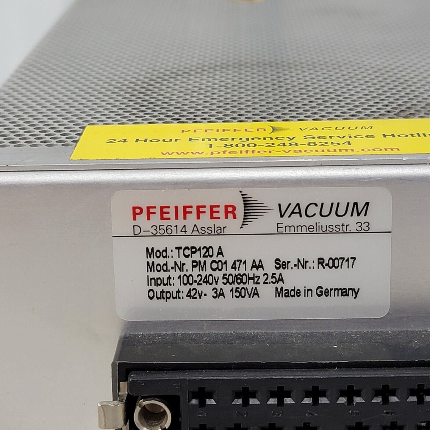 Pfeiffer D-35614 Asslar Vacuum TCP120A Pump Controller PM C01 471 AA