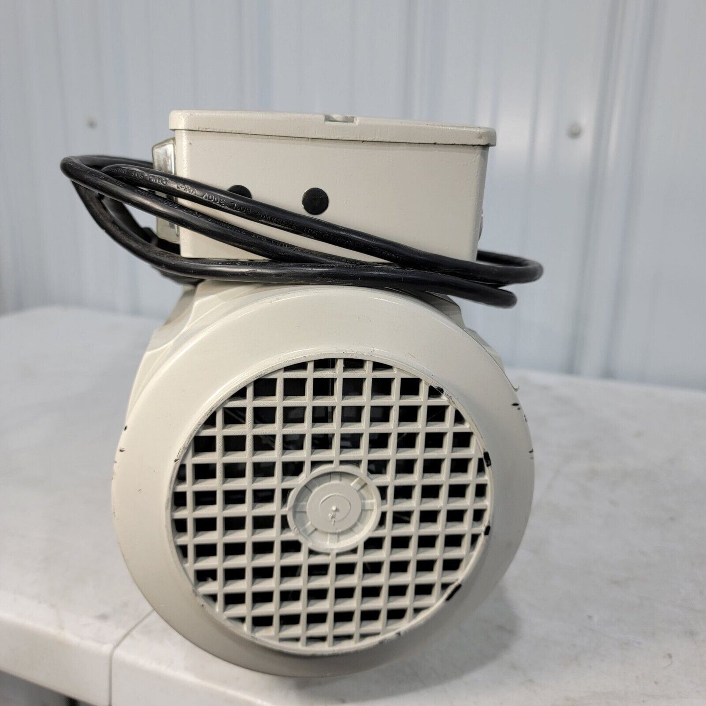 *Tested 2.1x10-3 mbar/1.5 mtorr* Edwards E2M30 220v Rotary Vane Vacuum Pump