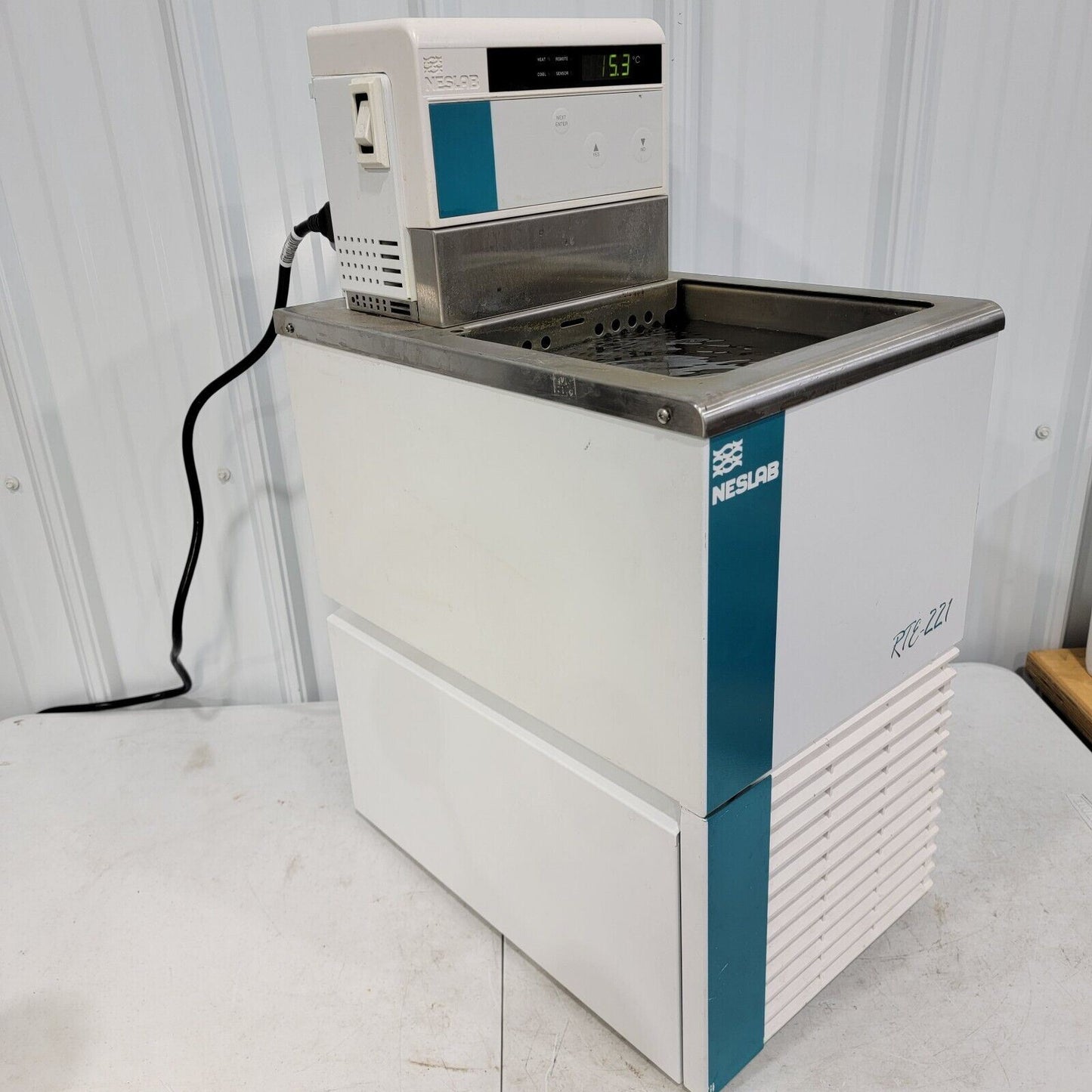 *Tested* Neslab RTE-221 Refridgerated Bath/Circulator, Heating Bath, Type R-134A