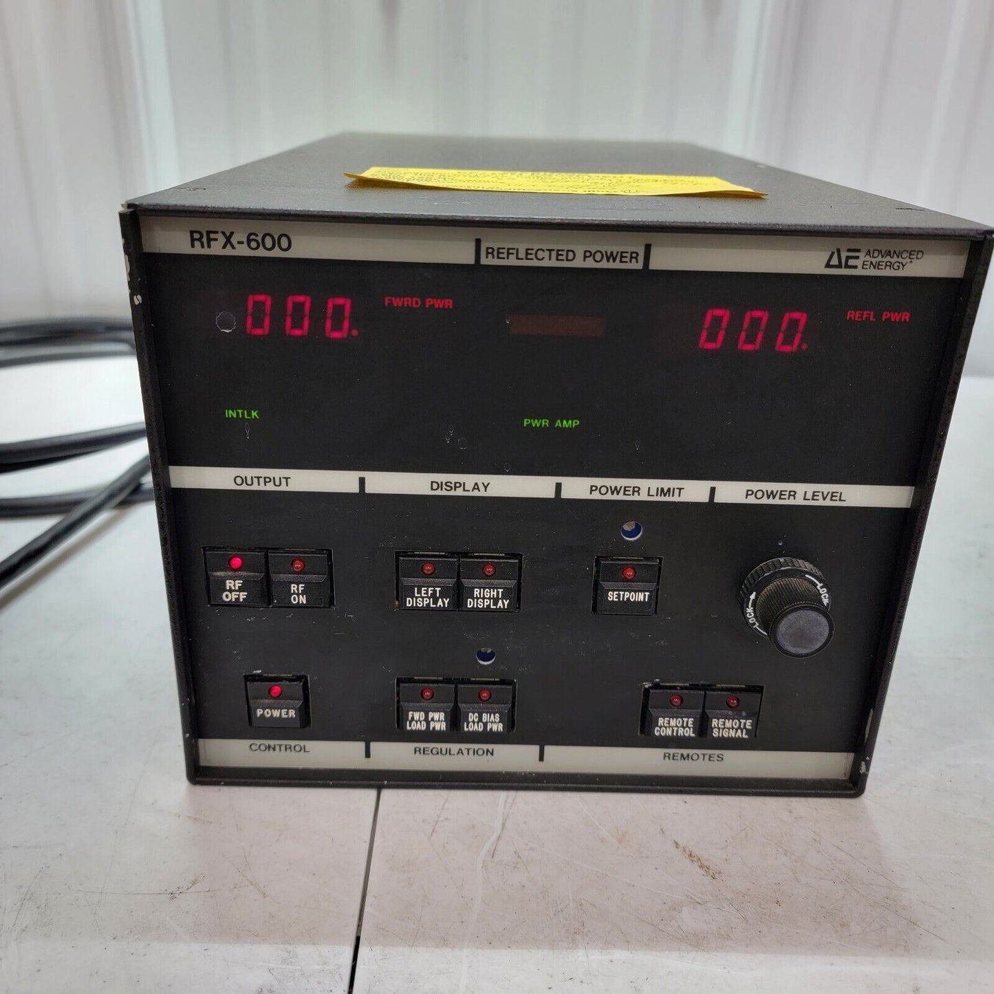 Advanced Energy AE RFX-600 RF Power Generator P/N 5002-007 A 13.56 MHz 600 Watts