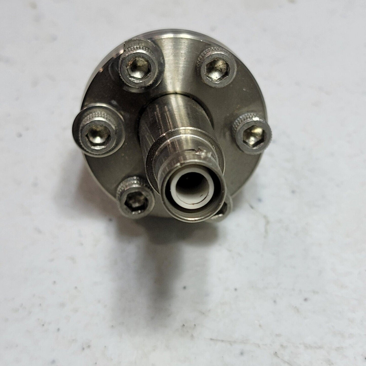 MDC Male SHV-5 5kV Vacuum Conflat Feedthrough DN16CF Mini High Voltage Grounded