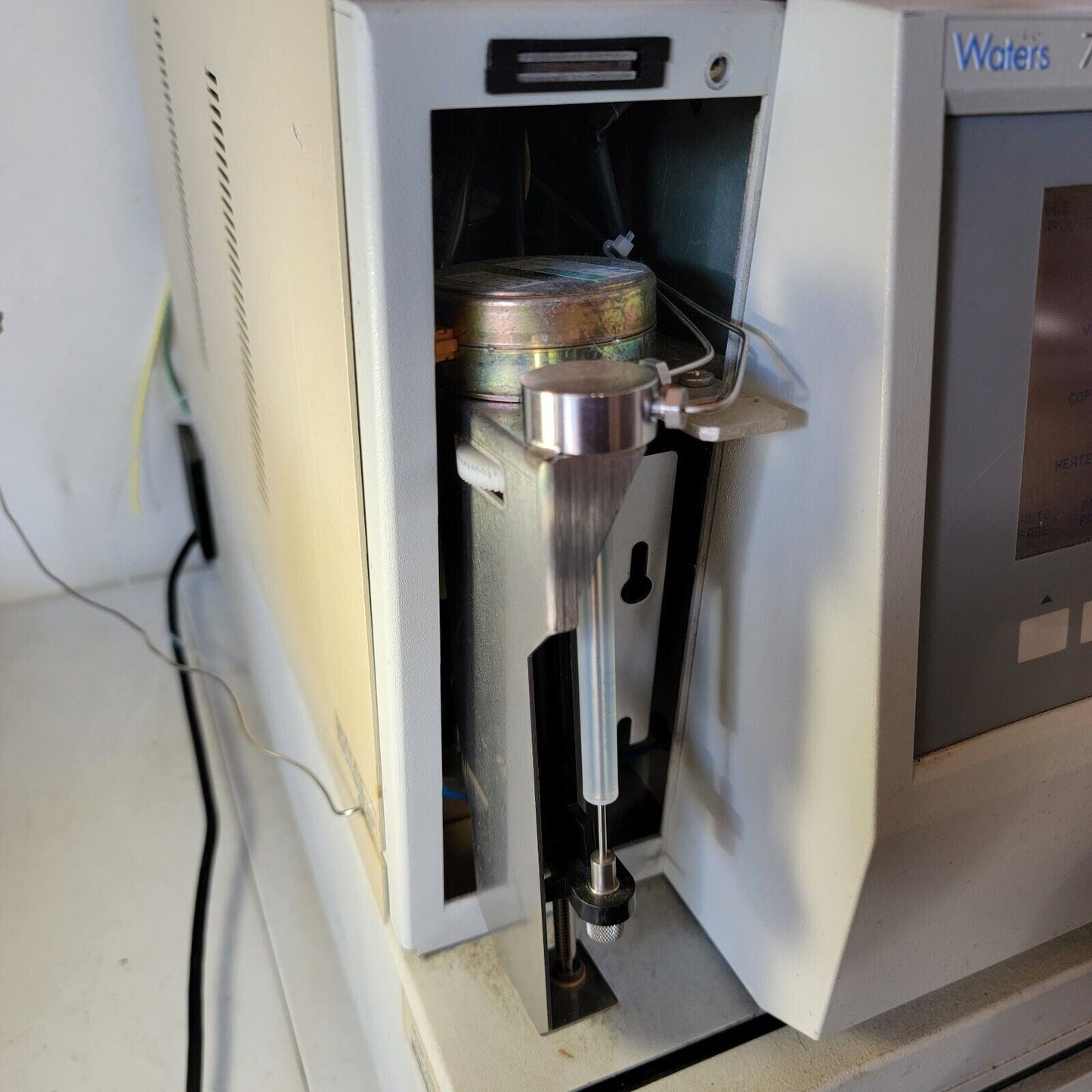 TESTED- WORKS Waters 717plus Autosampler Chromatography HPLC Injector WAT078900
