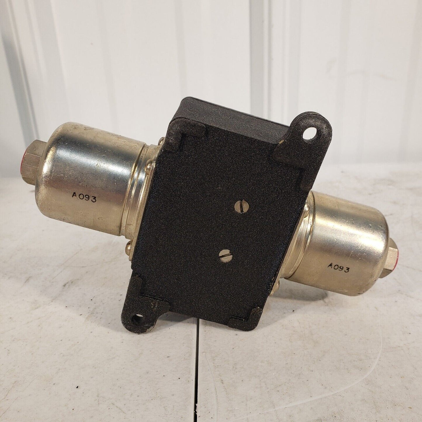 NOS UNITED ELECTRIC CONTROLS VALVE TYPE J6K MODEL 9578 15 AMP 115V 0-40 PSI