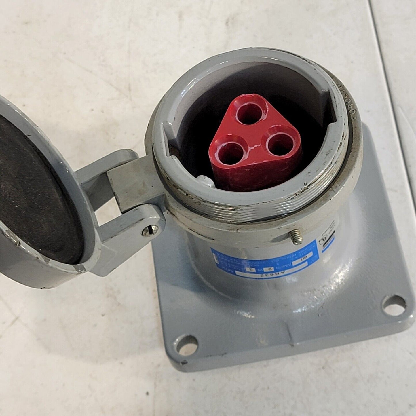 Eaton Crouse-Hinds AR632 Receptacle 60A 2 Wire 3 Pole 600VAC Body-Grounded