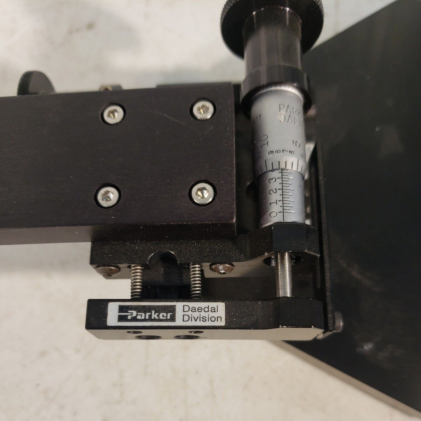 Parker 3976 Microscope Stage XY Micrometers
