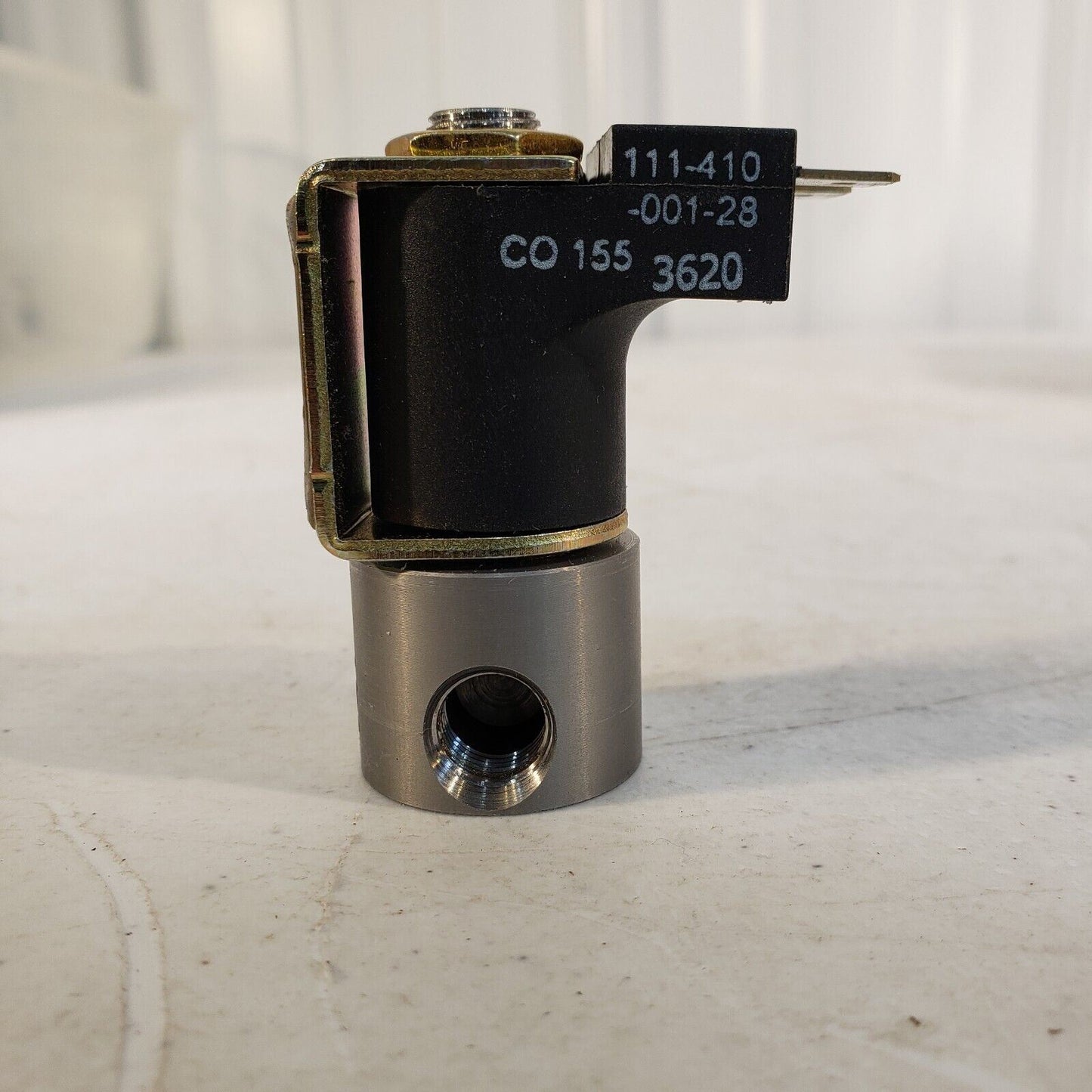 Solenoid Solutions 2W136-1NR-V4C6 Pneumatic Junction 24VDC 3.0W 1/16"