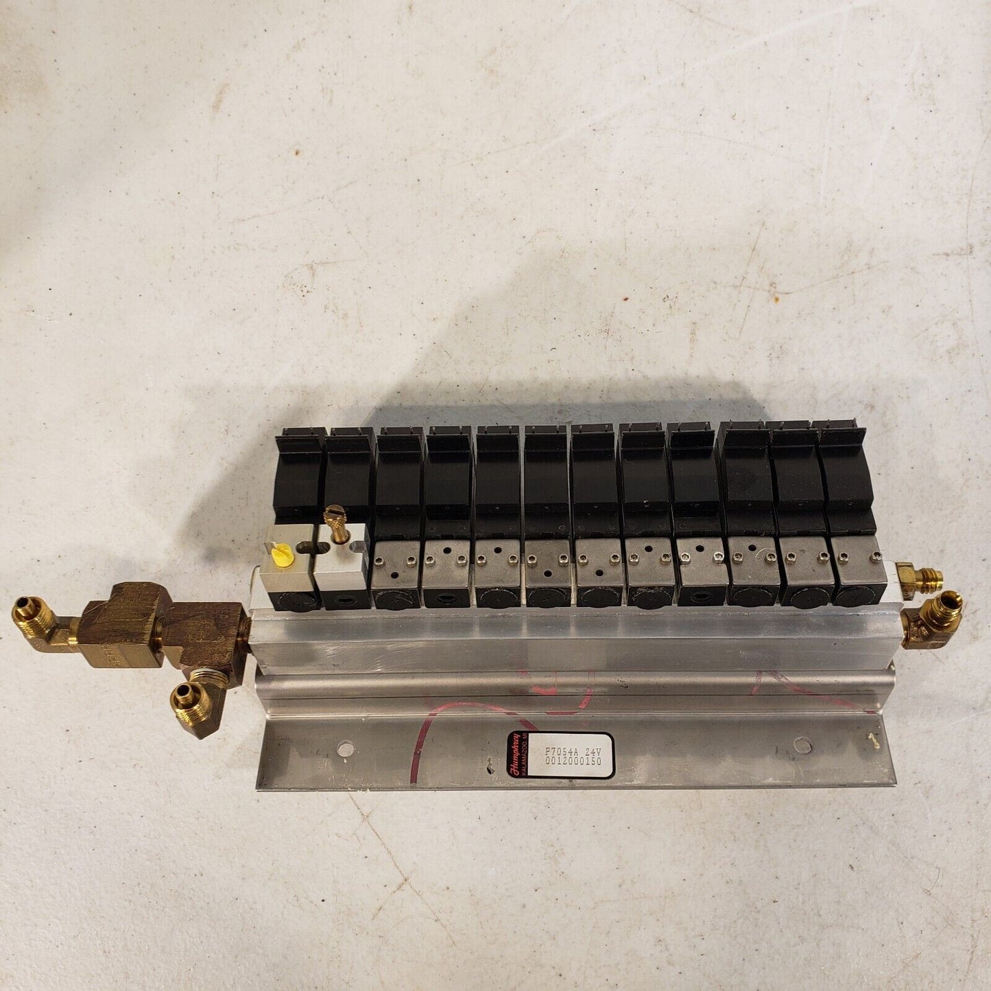 Humphrey P7054-1-2 Pneumatic Valve Manifold and Solenoid from Leco FP-528