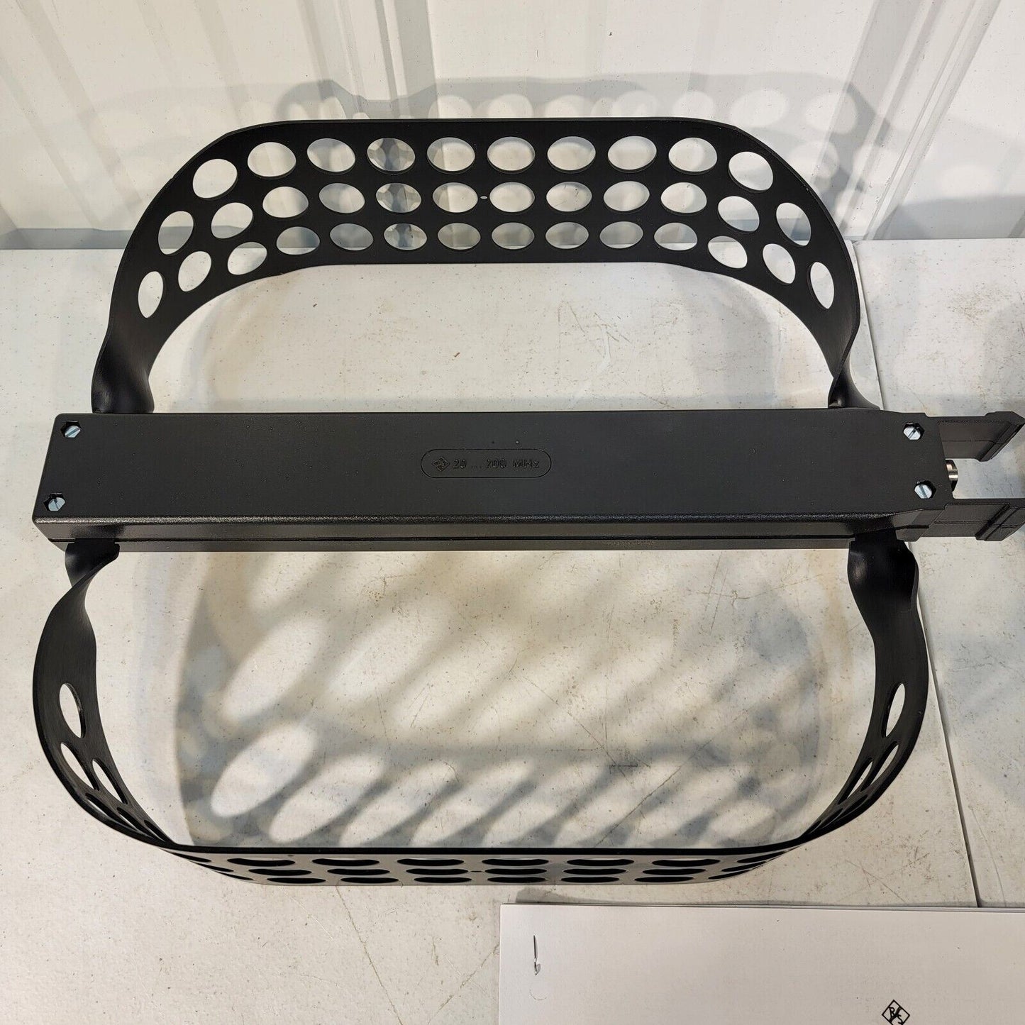 Rohde & Schwarz HE100 Active Directional Antenna w/ Manual 20-1000 MHz 1 GHz