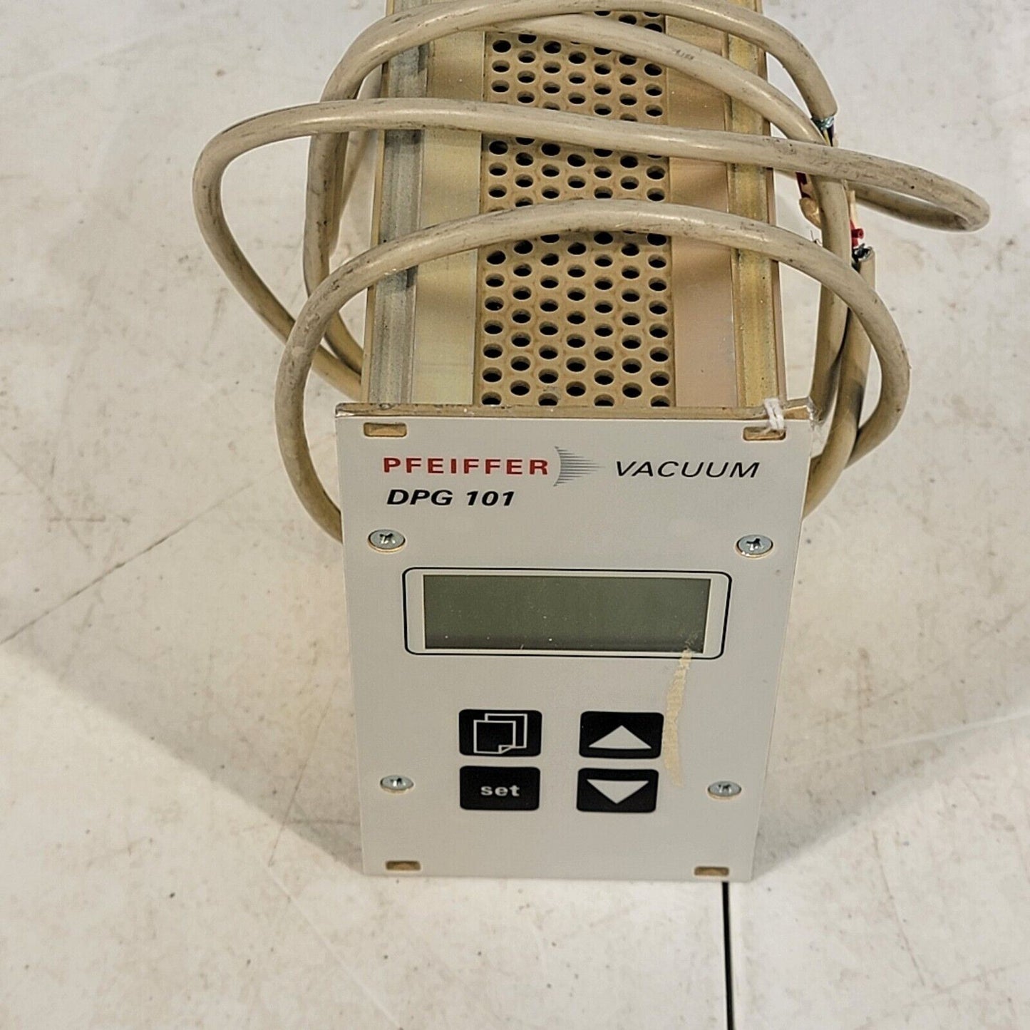 Pfeiffer Vacuum DPG 101 Pressure Gauge DigiLine PT G10 010