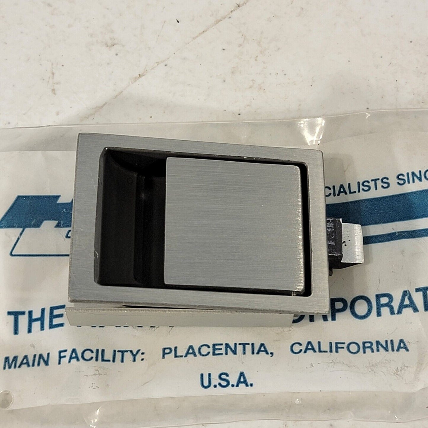 Hartwell H2042-23-040 Spring-Loaded Latch