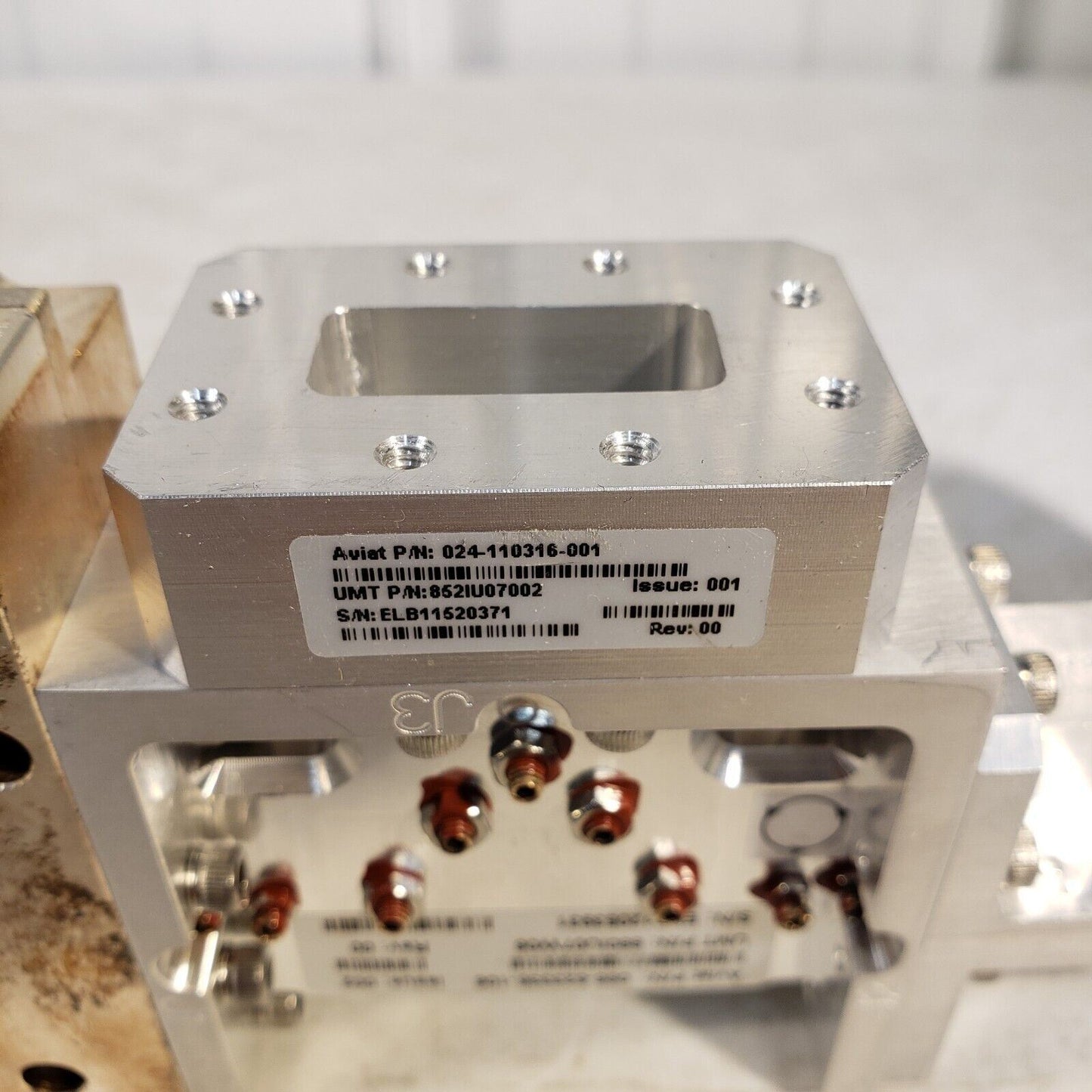 Aviat RF Microwave Filter 8215MHz Tx 075-501098-410