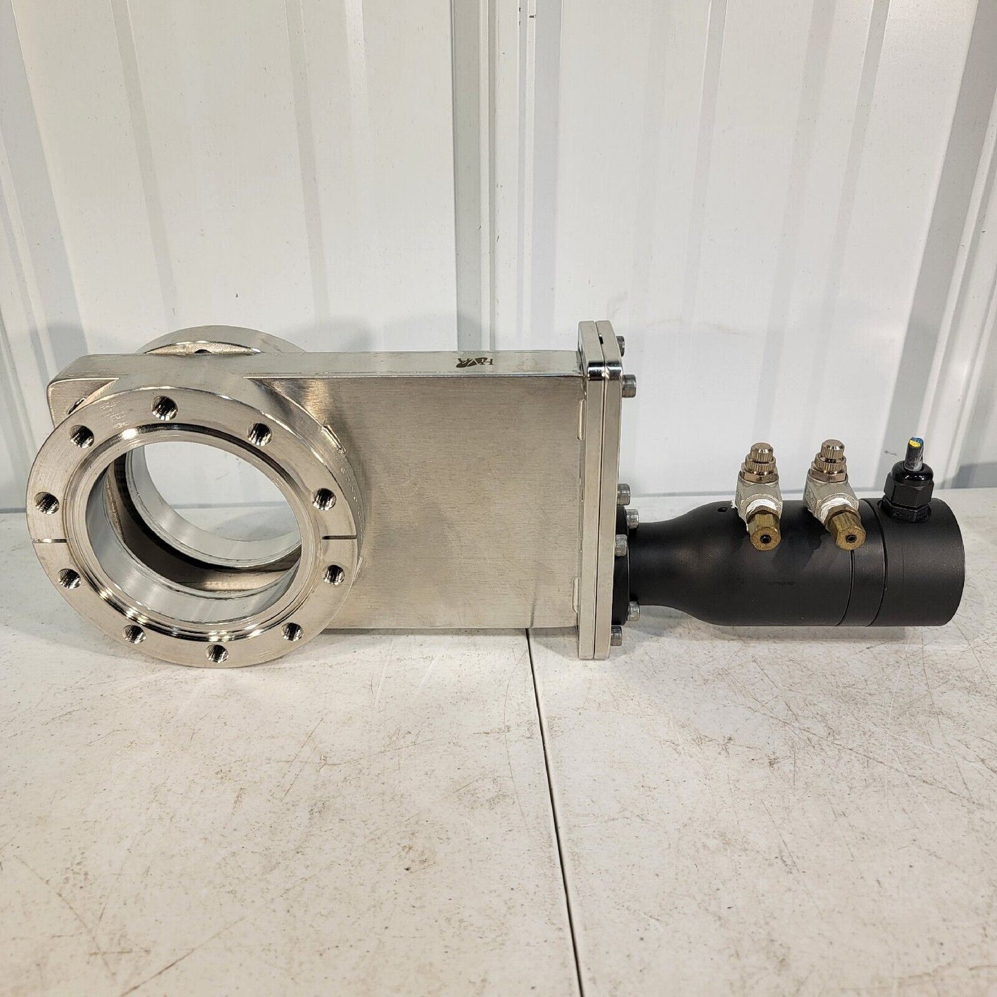 HVA High Vacuum 4.5" DN63CF Conflat Gate Valve Pneumatic 11210-0300R