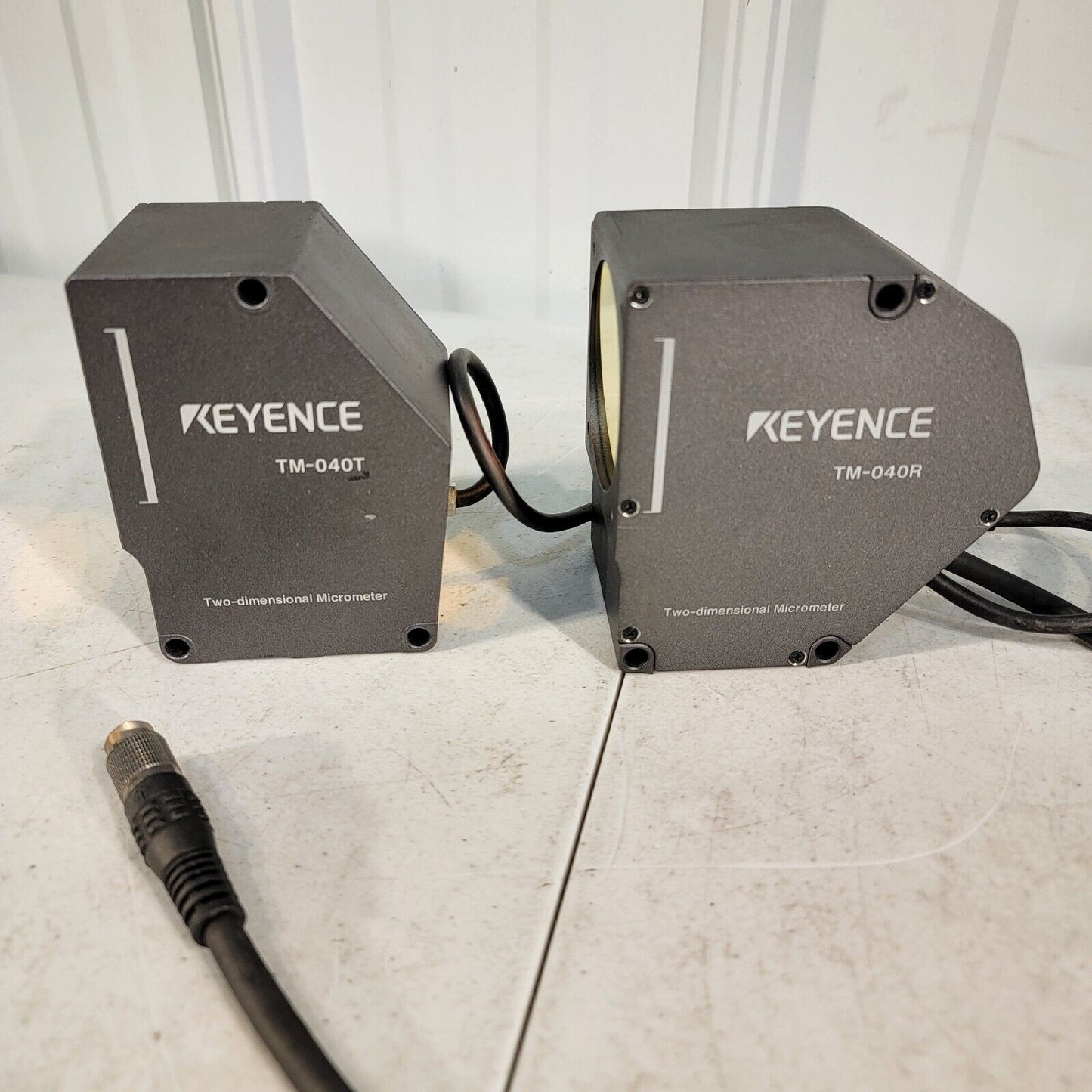 Keyence High-Speed 2D Optical Micrometer TM-040 Sensor Head TM-040R TM-040T