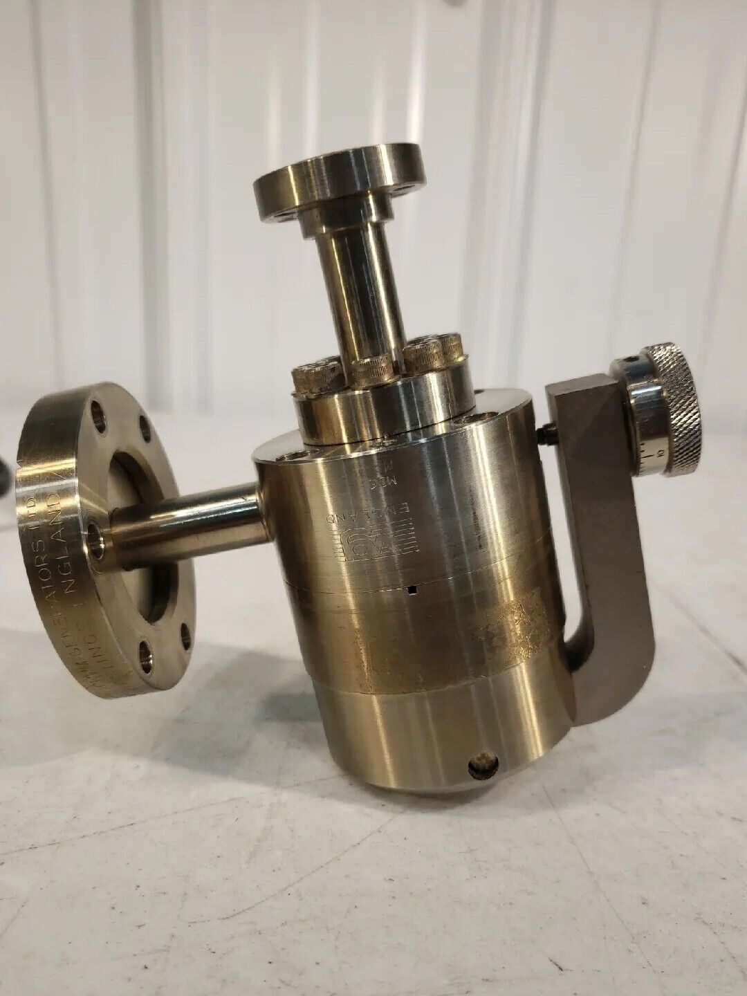 VacGen MD6 Right Angle Variable Leak Valve Rotatable Conflat High Vacuum