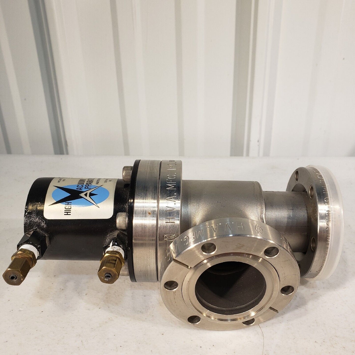 High Vacuum Apparatus HVA 165-0150-2 Pneumatic Right Angle Valve Conflat Flange