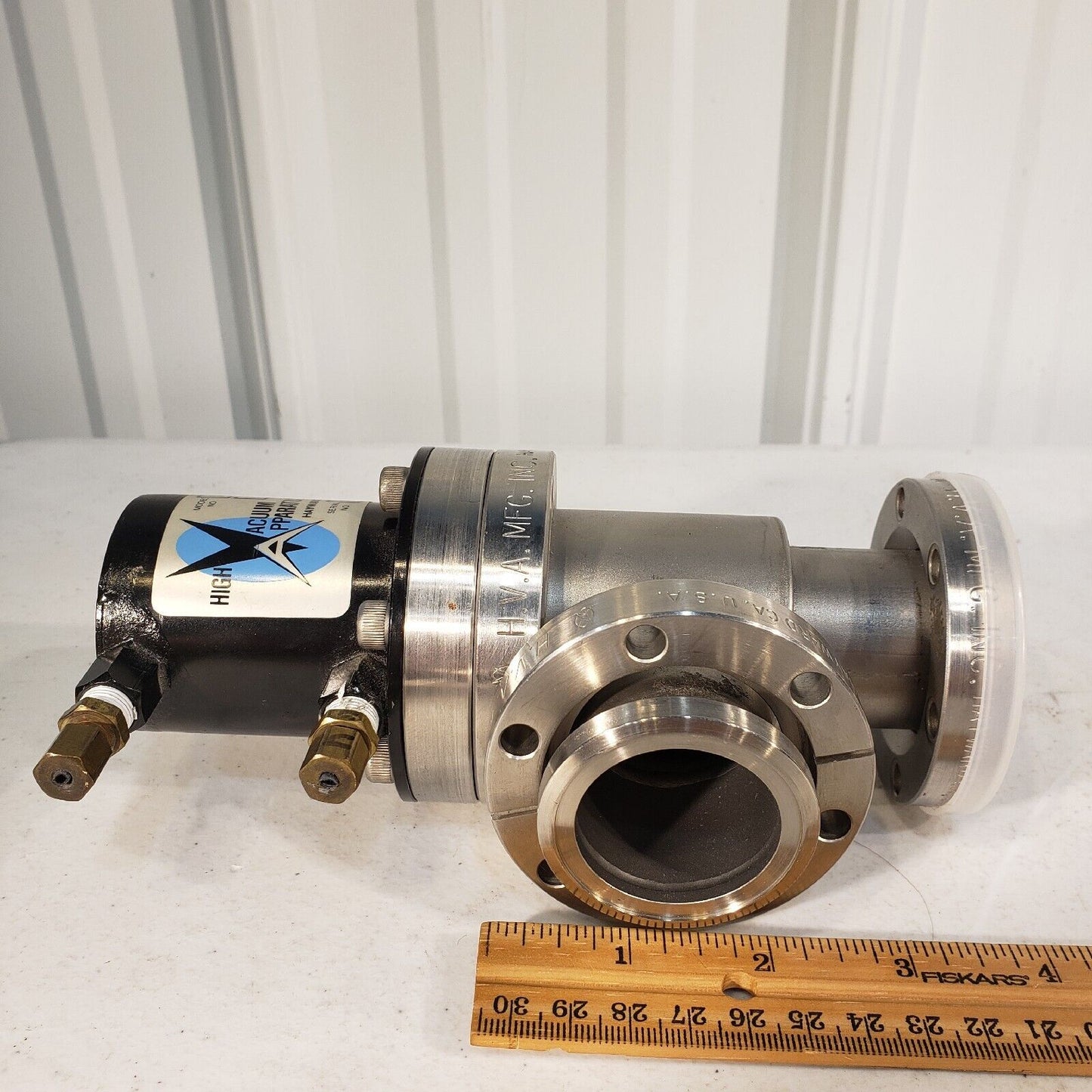High Vacuum Apparatus HVA 165-0150-2 Pneumatic Right Angle Valve Conflat Flange
