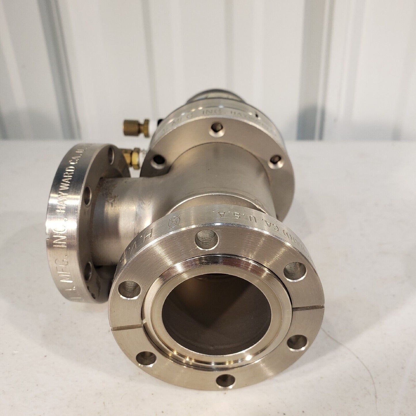 High Vacuum Apparatus HVA 165-0150-2 Pneumatic Right Angle Valve Conflat Flange