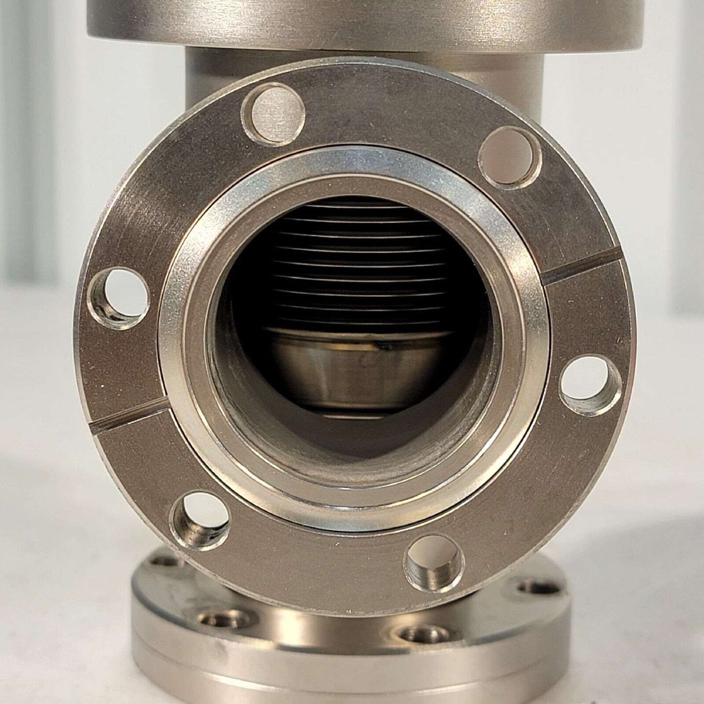 NOR-CAL CSV-1502-CF 2.75" CF Flange Manual Angle Valve DN35CF Vacuum