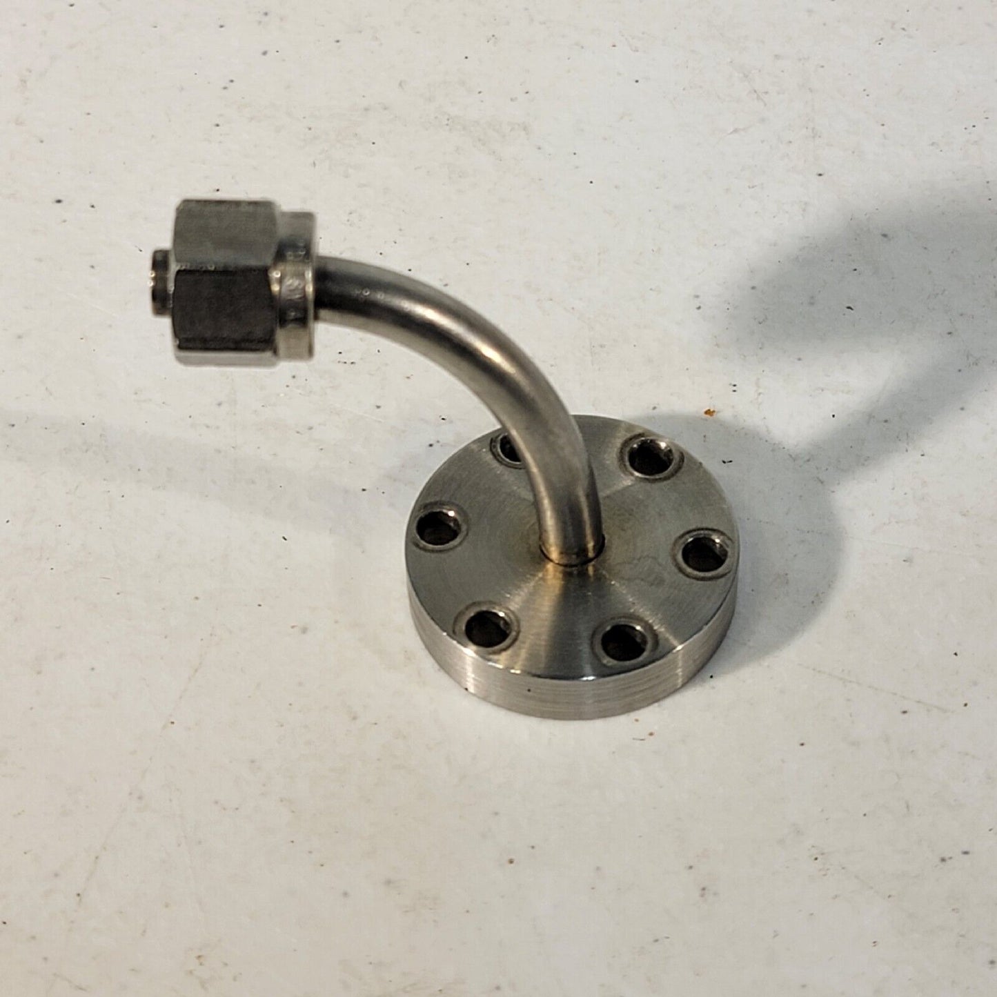 DN16CF 1.33" Mini CF to 1/4" Female Swagelok Fitting Adapter 90° Elbow