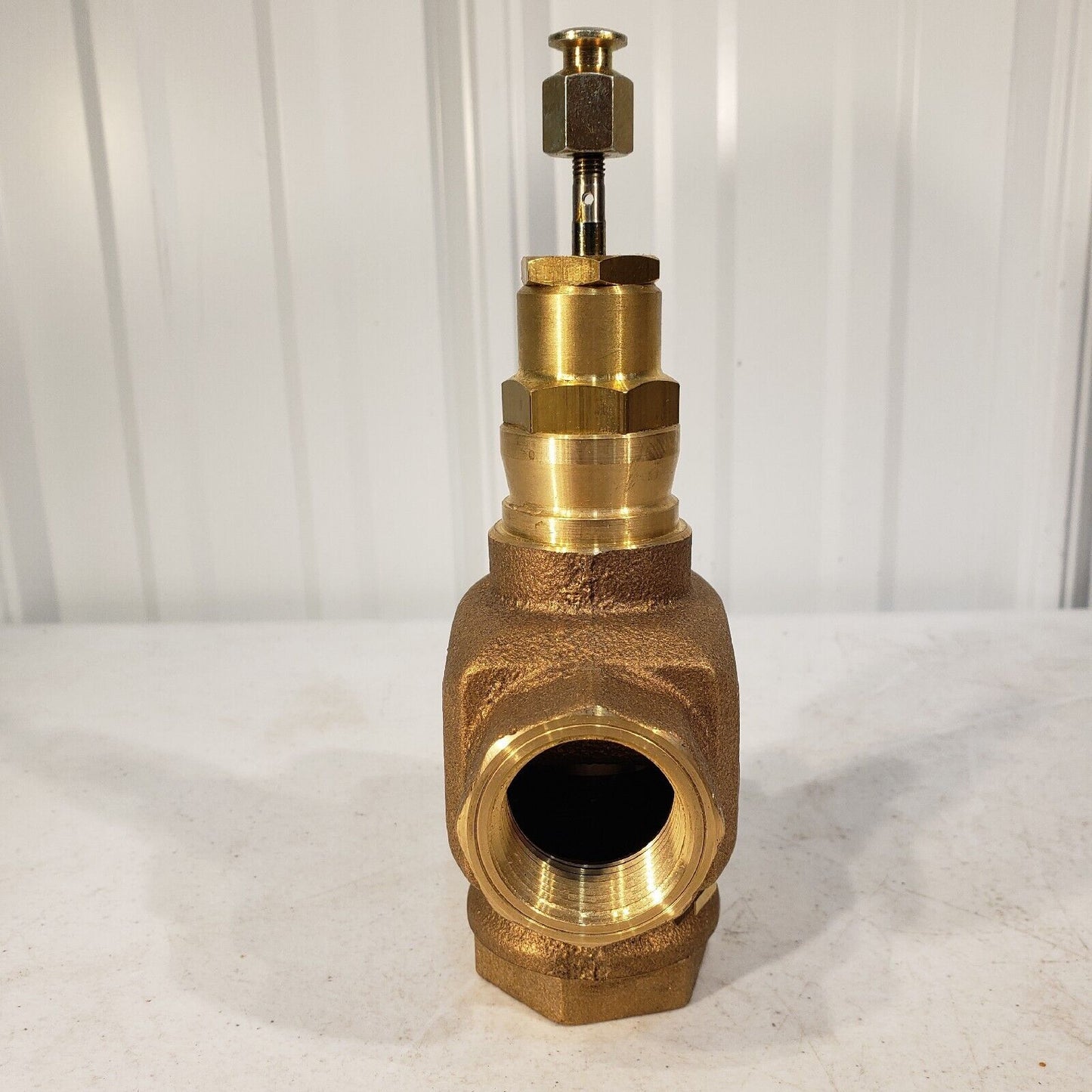 Honeywell V5011N 2063 2-way NPT Threaded Globe Valves Steam Valve Screwed