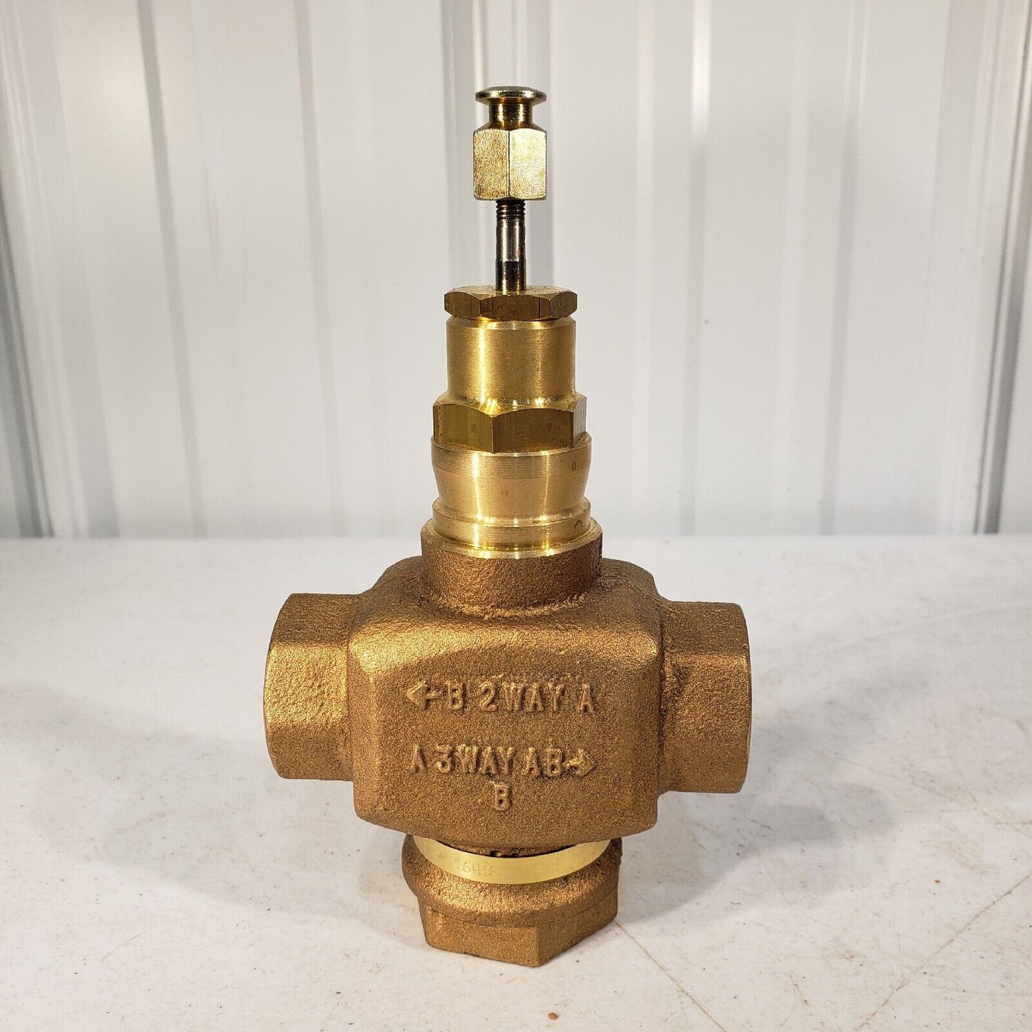 Honeywell V5011N 2063 2-way NPT Threaded Globe Valves Steam Valve Screwed