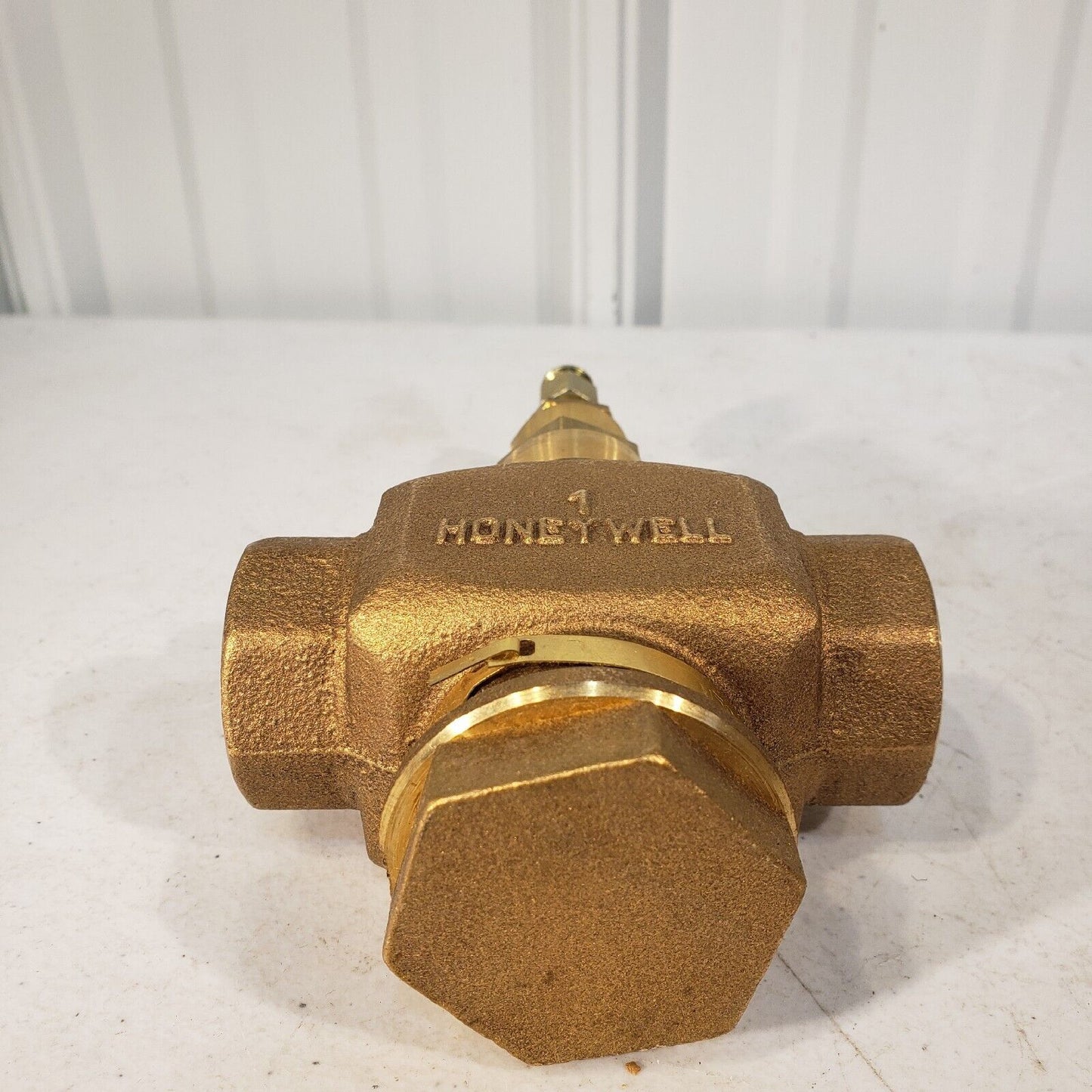 Honeywell V5011N 2063 2-way NPT Threaded Globe Valves Steam Valve Screwed