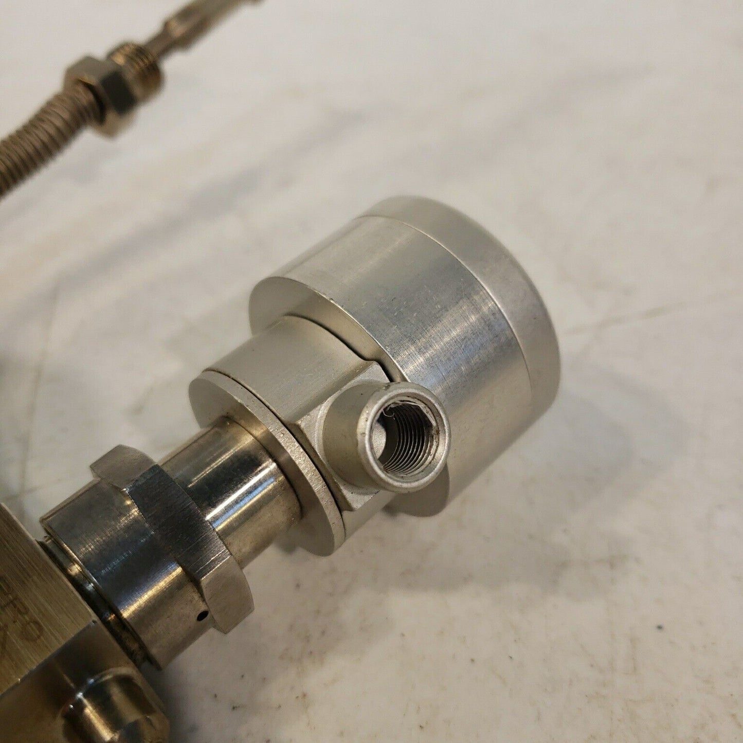 Nupro Swagelok SS-4BK-TW1C Bellows Sealed Valve, 1/4" VCR to 1.33" DN16CF CF