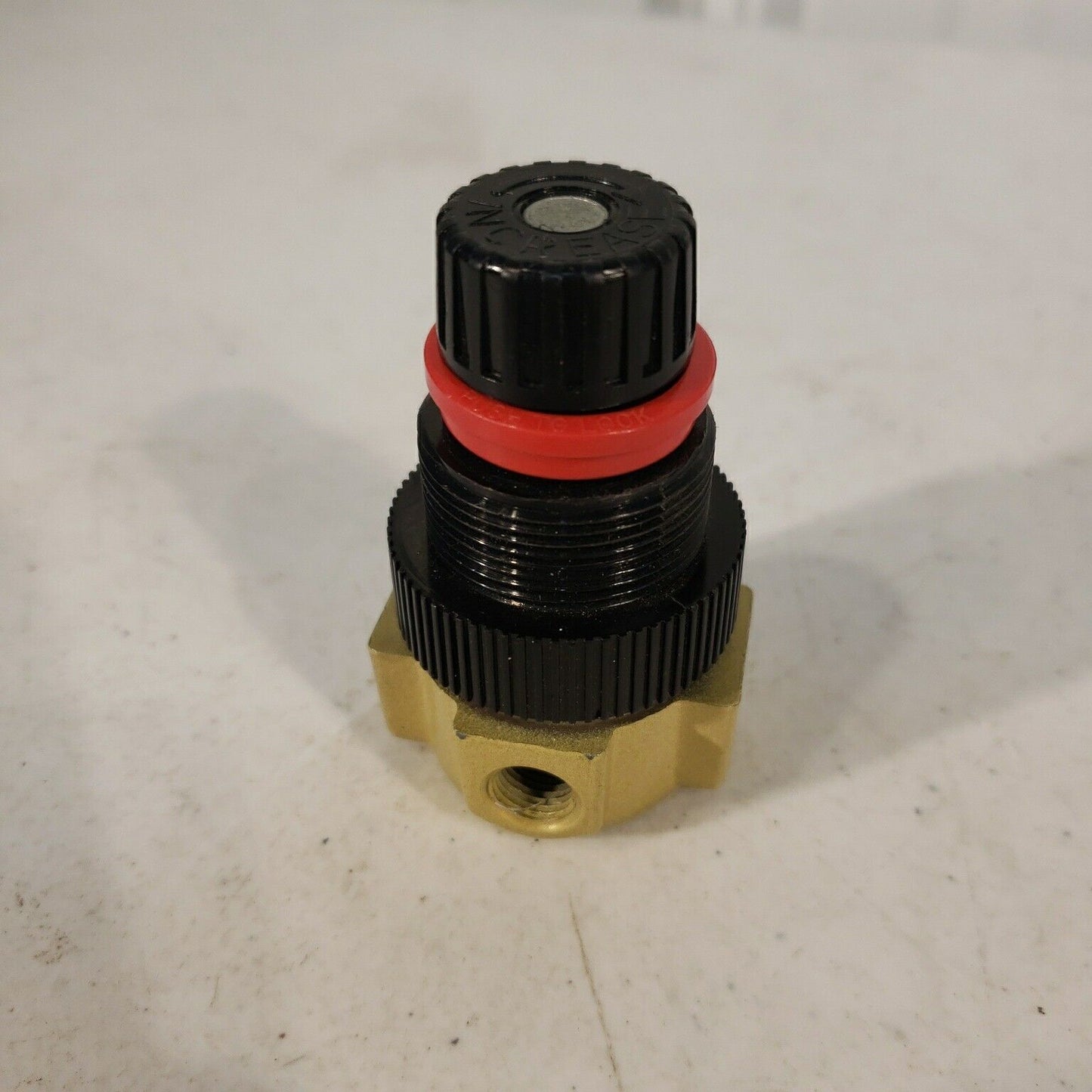C.A.Norgren Co R07-100-RGKA Valve 400 PSIG 100 PSIG Max 150F Temp Regulator