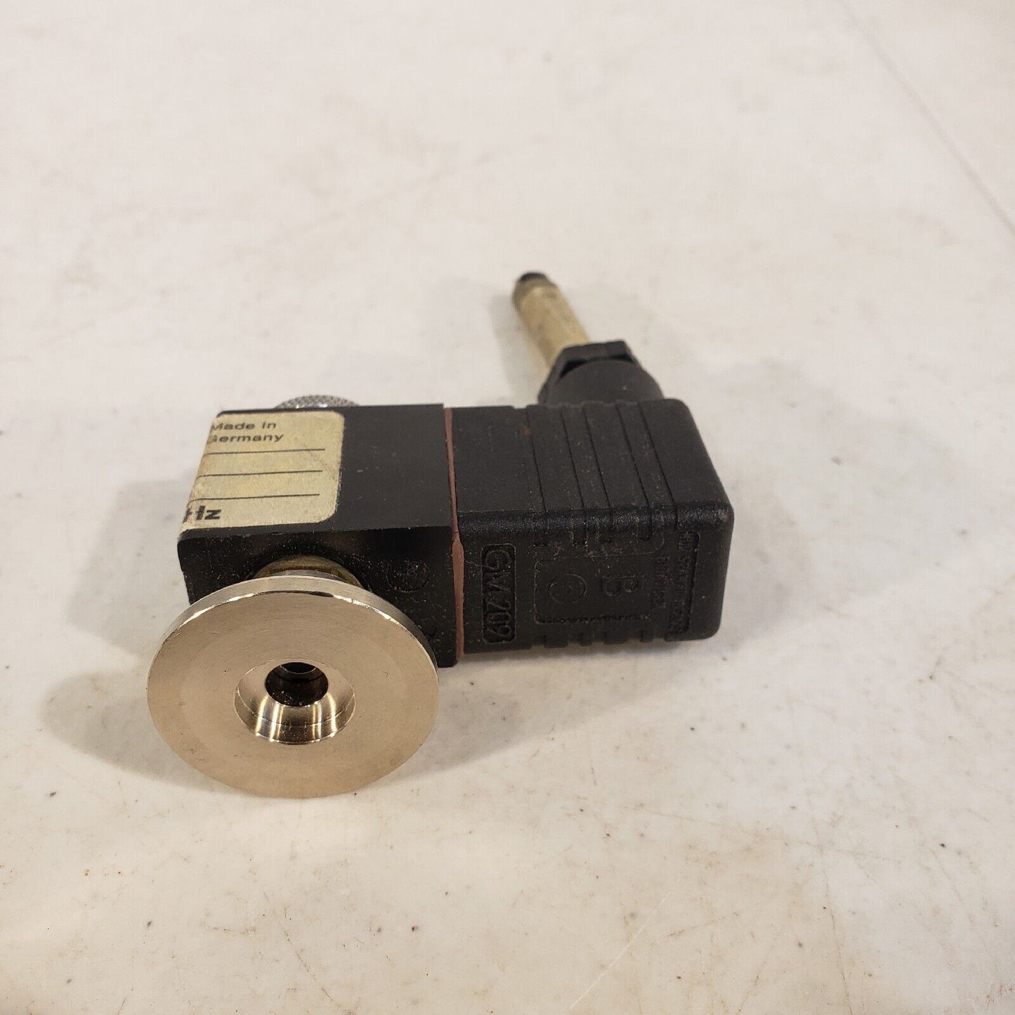 Pfeiffer Balzers Vacuum Vent Valve TSF 010 #W1268 PM Z01 010