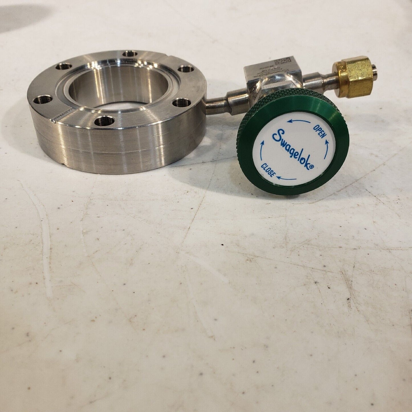 1/4" Swagelok SS-4H-TW Vacuum Vent Valve w/ Double Sided CF Flange 2.75"