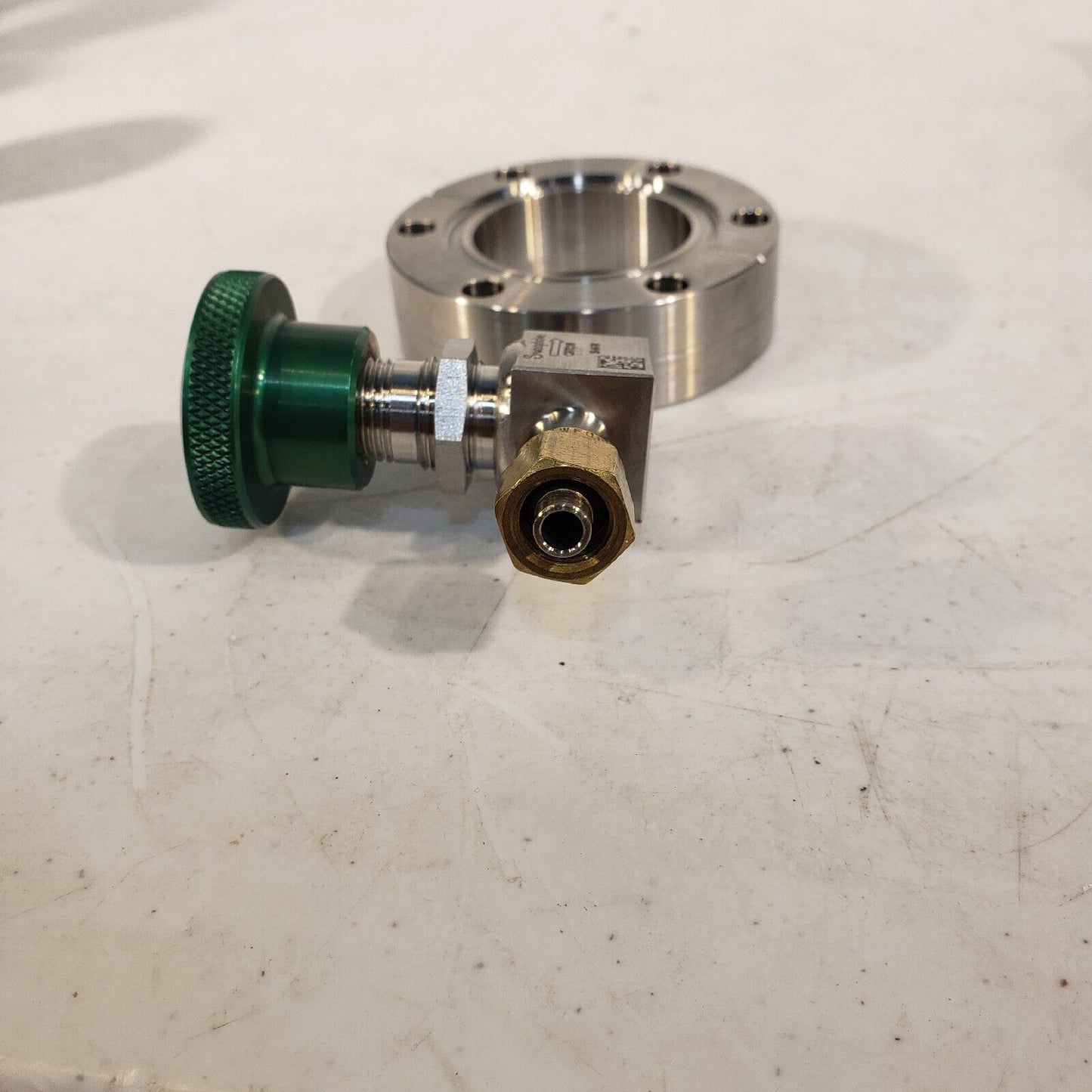 1/4" Swagelok SS-4H-TW Vacuum Vent Valve w/ Double Sided CF Flange 2.75"