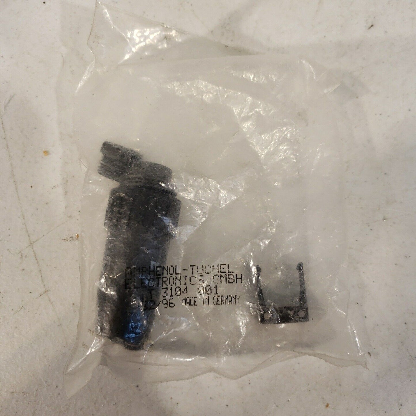 Amphenol T3104-101 6 Pos Circular Plug, C16-1 Series, Solder Pin