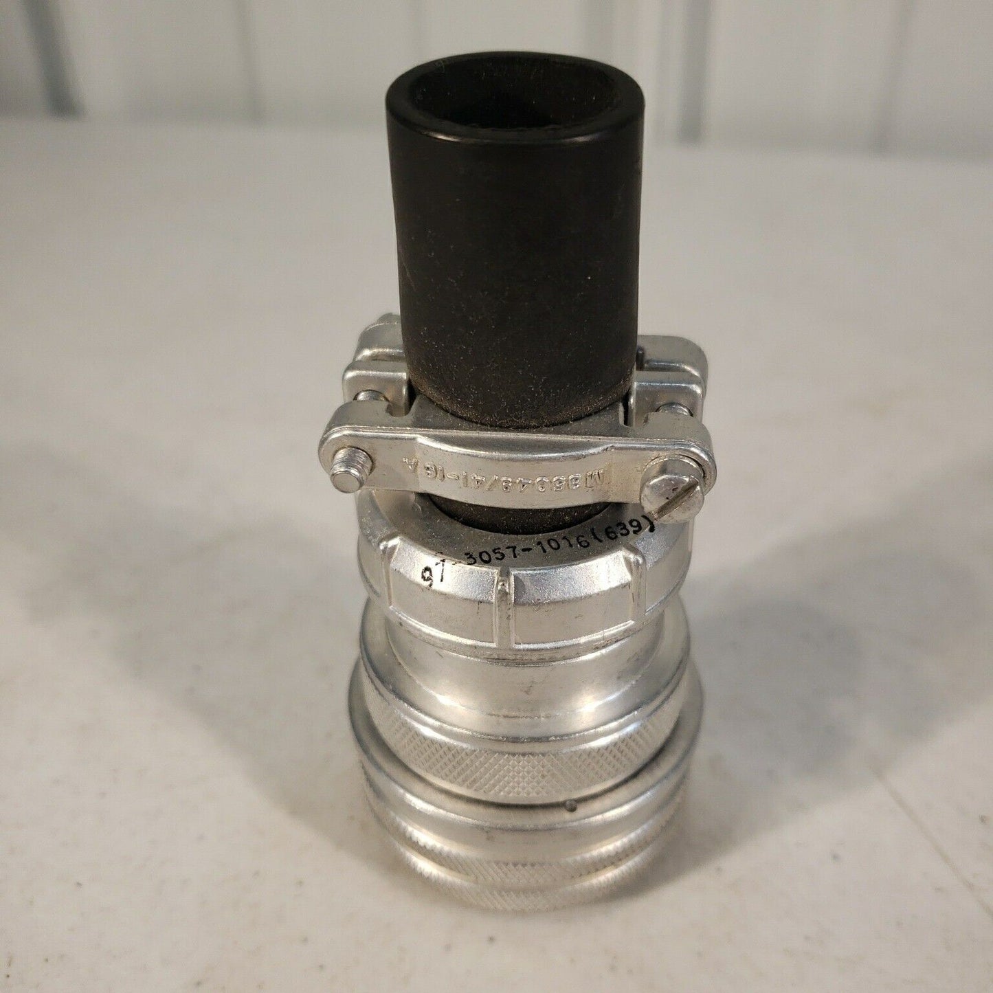 Amphenol 97-28-16P with Cable Clamp 97-3057-1016