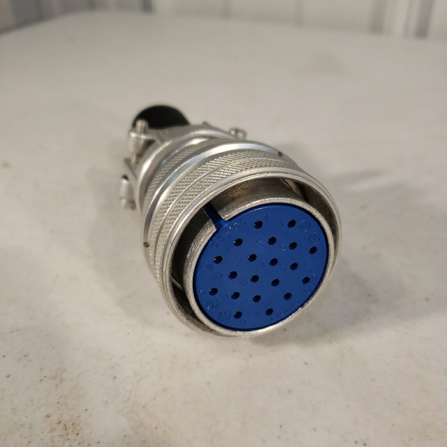 Amphenol 97-28-16P with Cable Clamp 97-3057-1016