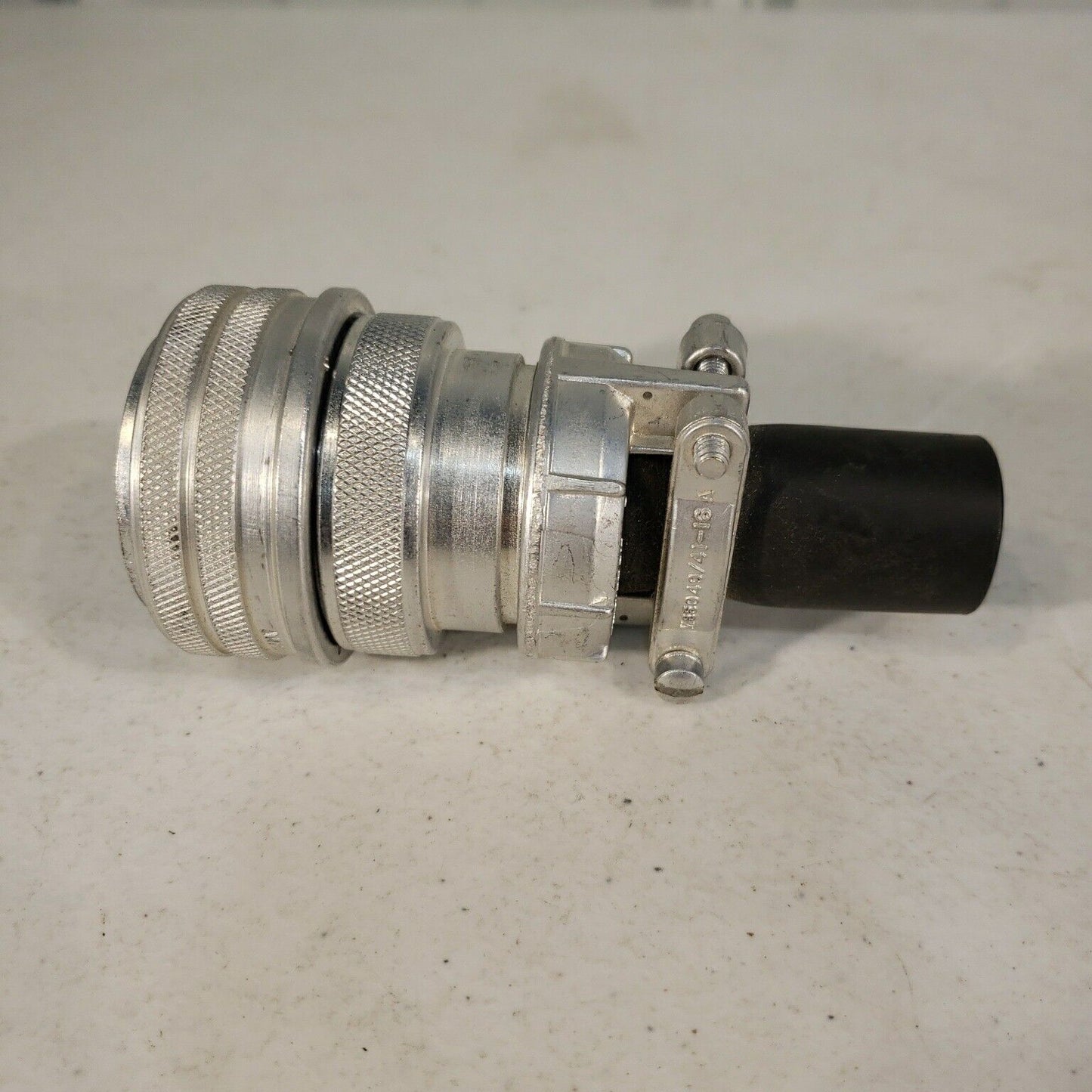 Amphenol 97-28-16P with Cable Clamp 97-3057-1016