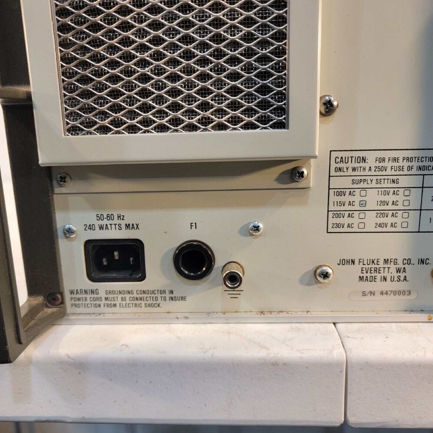 Fluke 5440B/AF Direct Volts Calibrator PPM - HAS ERROR