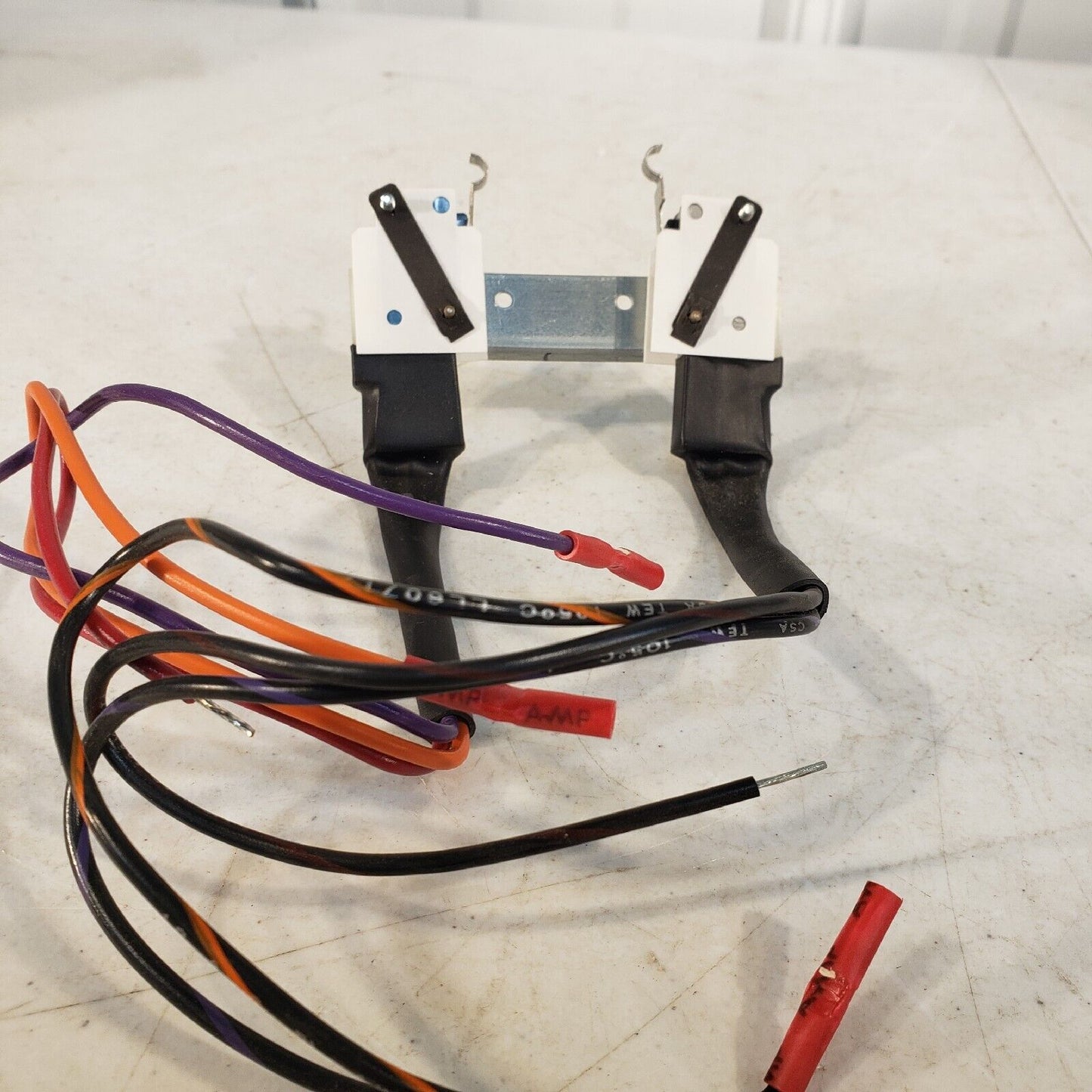 Honeywell 220736 Internal Auxiliary Switches For Motor Control Industrial