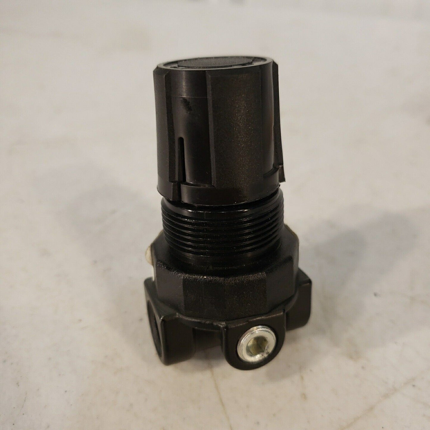 MR2 Miniature Regulator 1/4" NPT, 1/8" Gauge, 0-125PSI Range