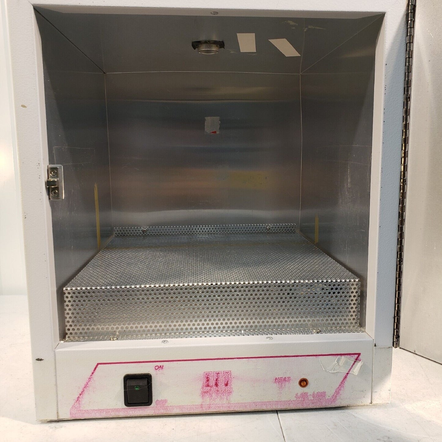 Barnstead LAB-LINE 120 Benchtop Low Temperature Incubator