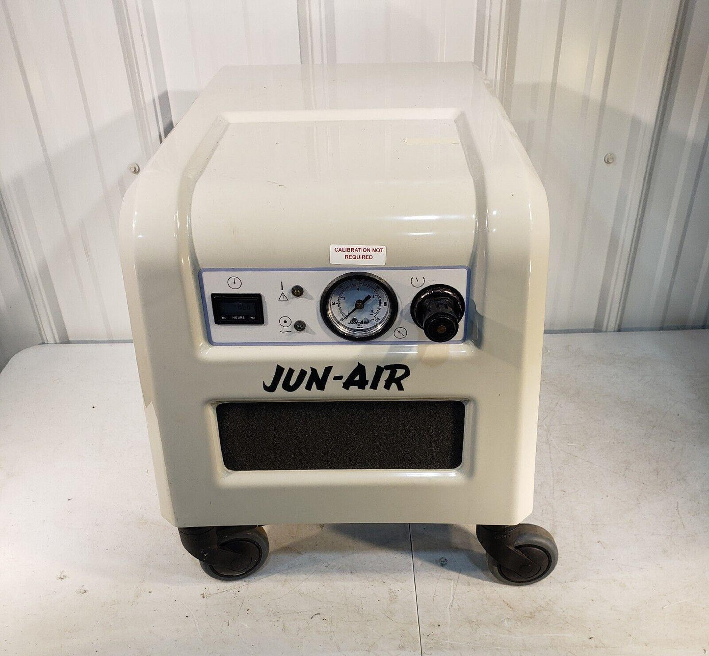 Jun-Air 85R-4P Compact Quiet Oil-Free Air Compressor 100 PSI 4L Volume
