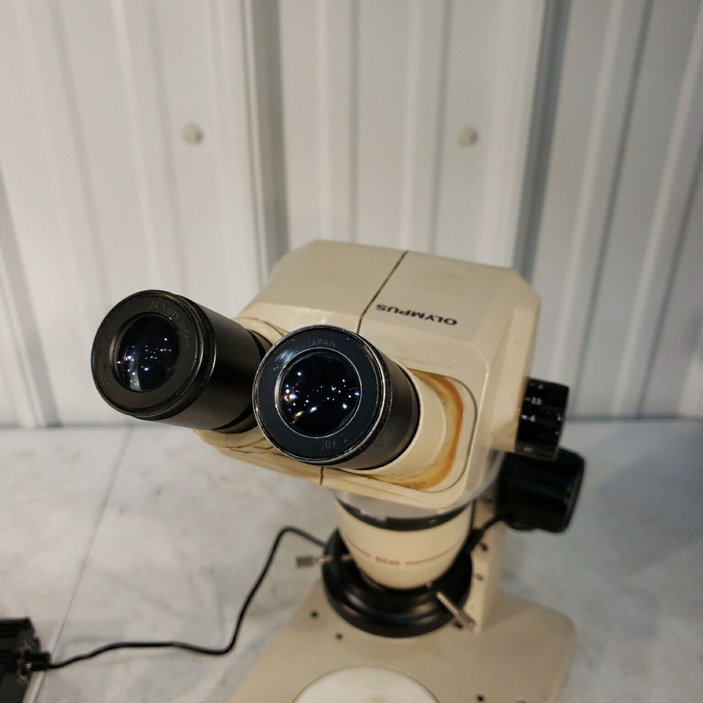Olympus SZ40 Microscope with LED Ring Light, Eyepieces, Stand