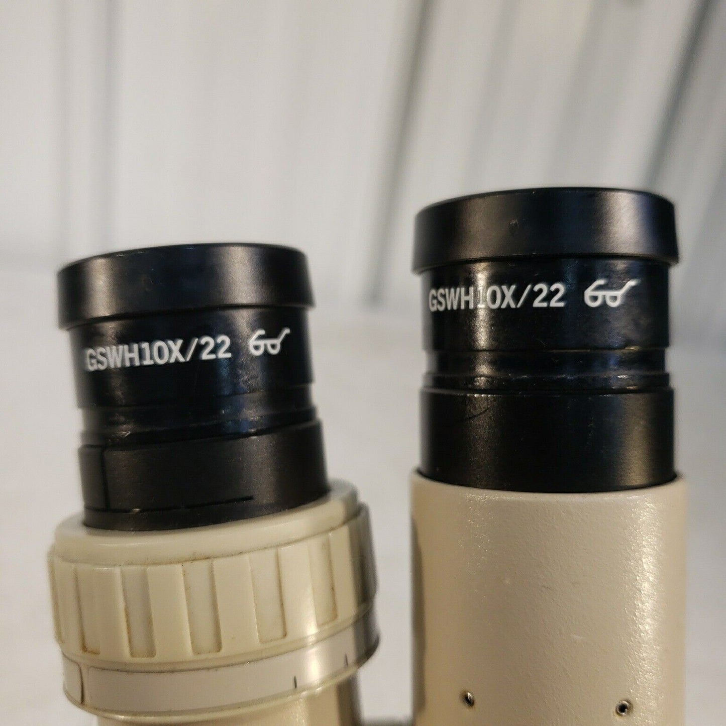 Olympus SZ3060 Stereo Zoom Microscope w/ 2x GSWH10x/22 Eyepieces