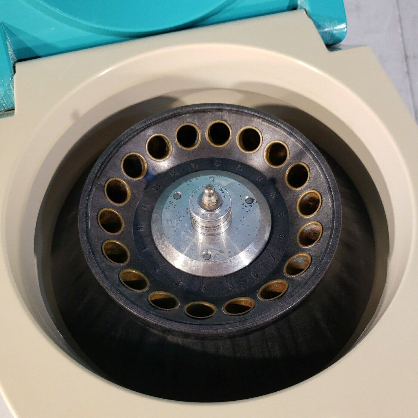 National Labnet CO. 16M Spectrafuge C0160-T Tested Working w/ Rotor + Cover