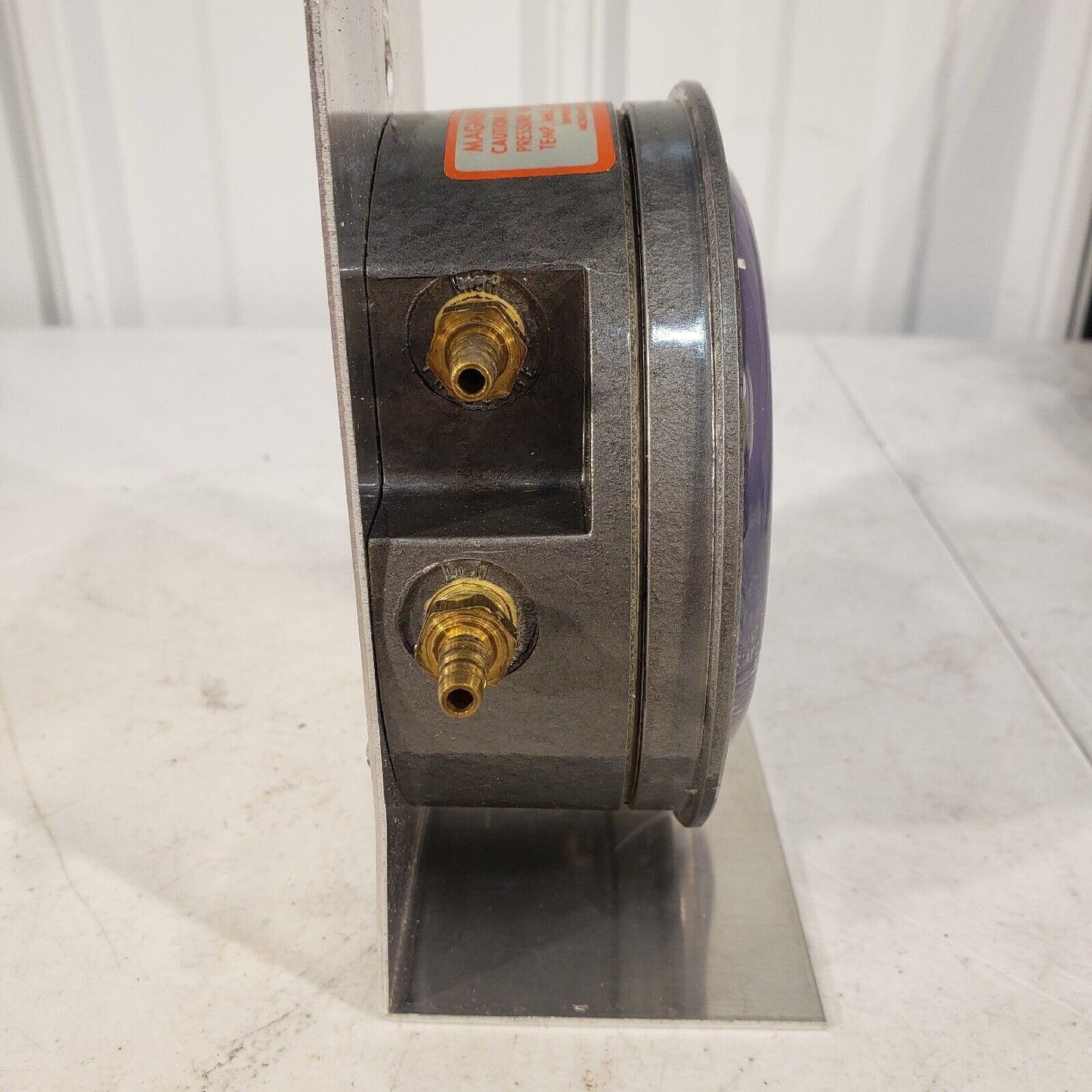 Dwyer 2008C Magnehelic Differential Pressure Gauge Max 15 PSIG Max 140⁰F