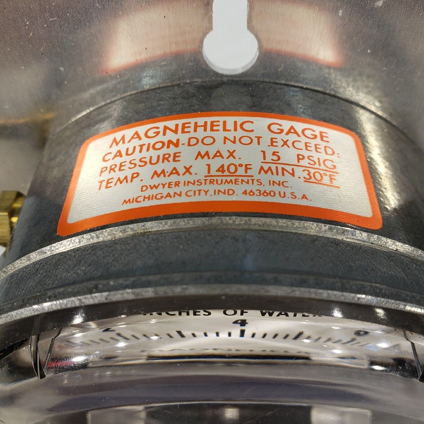 Dwyer 2008C Magnehelic Differential Pressure Gauge Max 15 PSIG Max 140⁰F