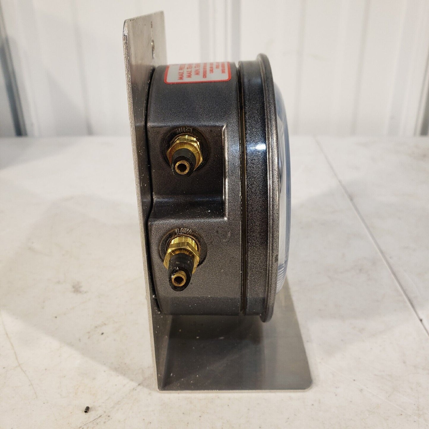 Dwyer 2001 C Magnehelic Differential Pressure Gauge Max 15 PSIG Max 140⁰F
