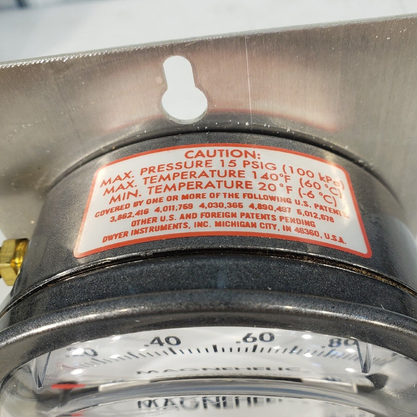 Dwyer 2001 C Magnehelic Differential Pressure Gauge Max 15 PSIG Max 140⁰F