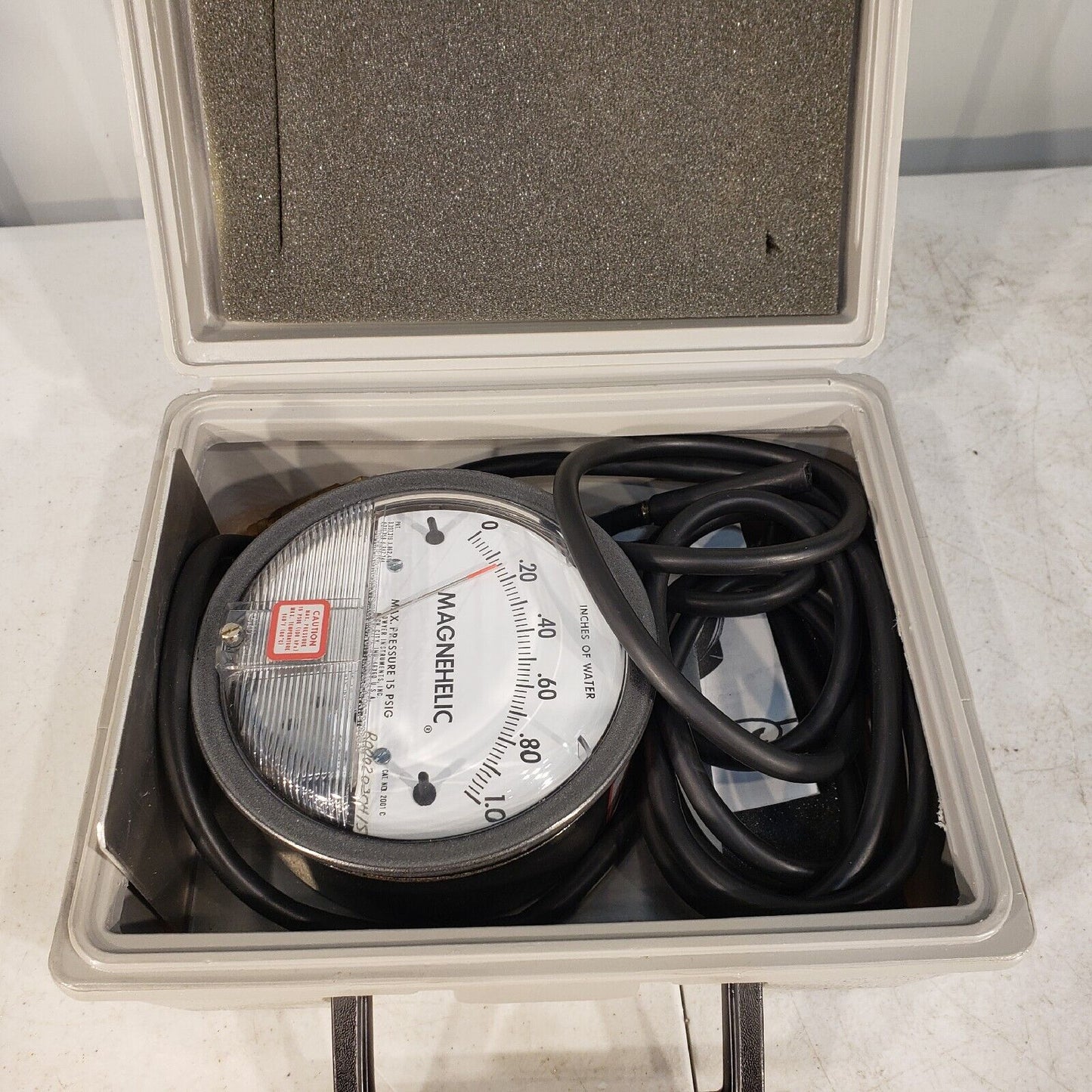 Dwyer 2001 C Magnehelic Differential Pressure Gauge Max 15 PSIG Max 140⁰F